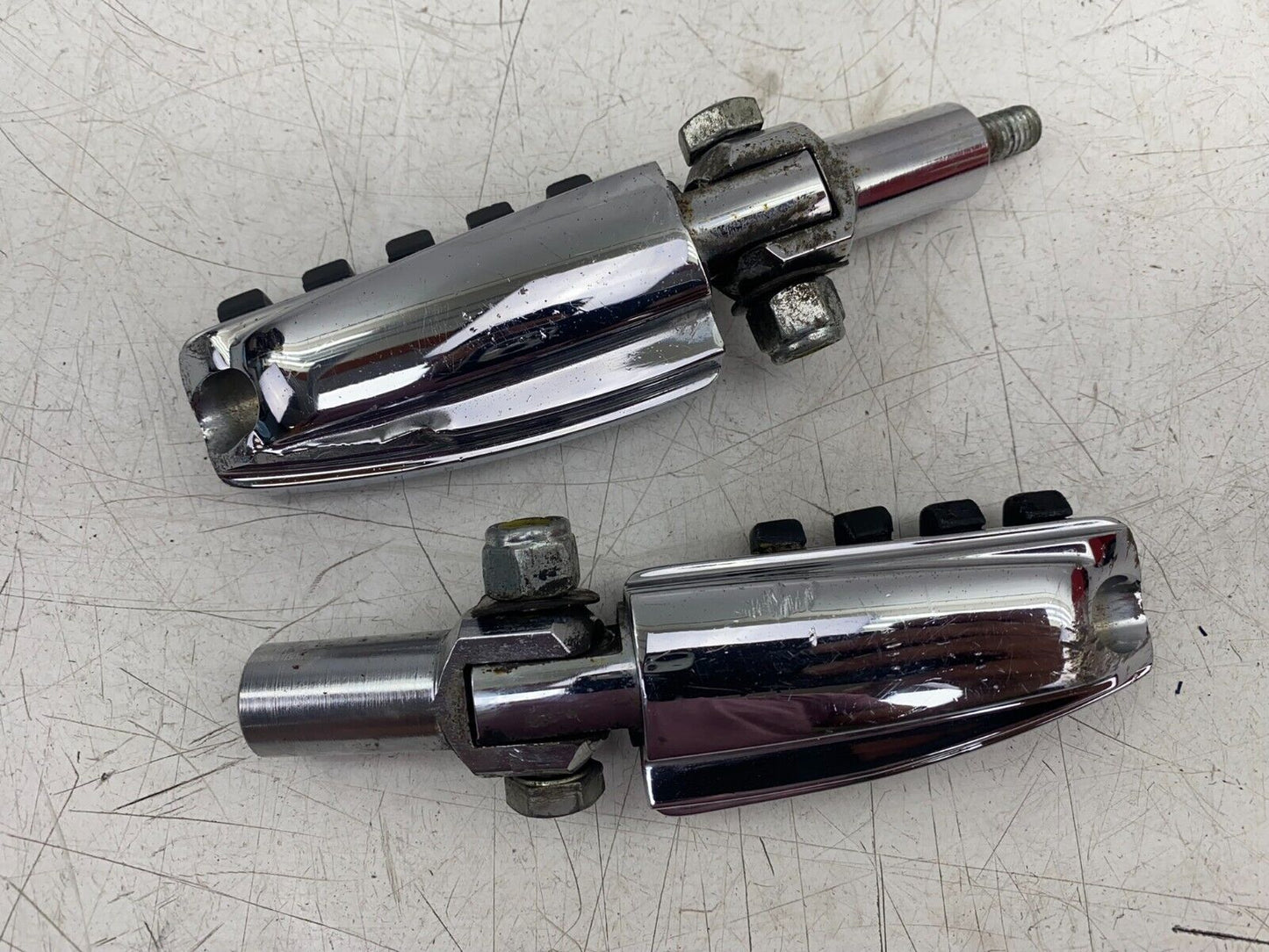 2001 HARLEY SOFTAIL Passenger Foot Pegs & Mounting Brackets