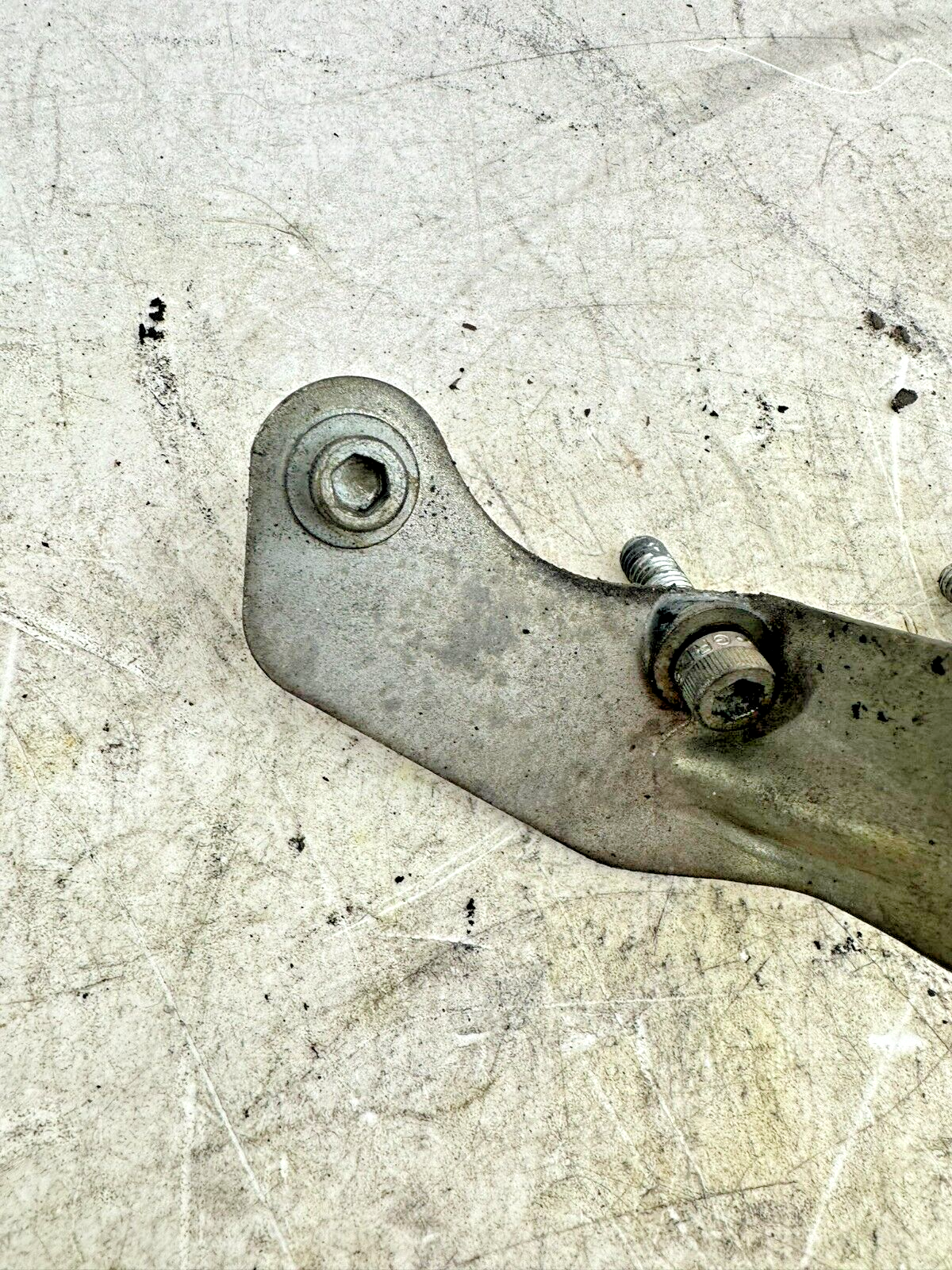 2003 HARLEY ELECTRA GLIDE classic OEM HD Transmission Exhaust Mounting Bracket