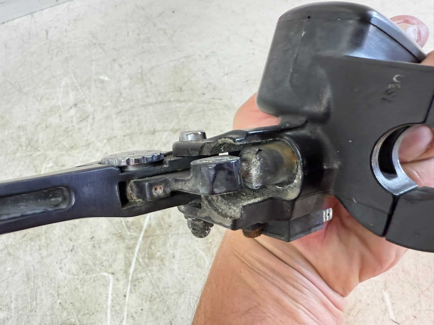 2002 Honda Goldwing GL1800 Front Brake Master Cylinder + Handle Lever