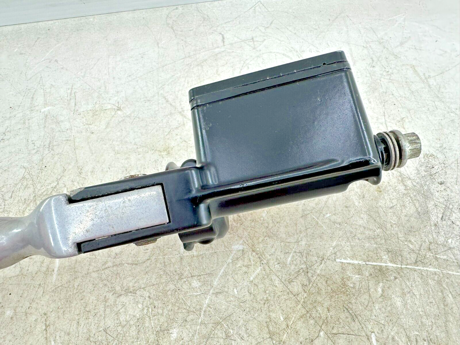 1995 HARLEY SOFTAIL Front Brake Master Cylinder OEM HD