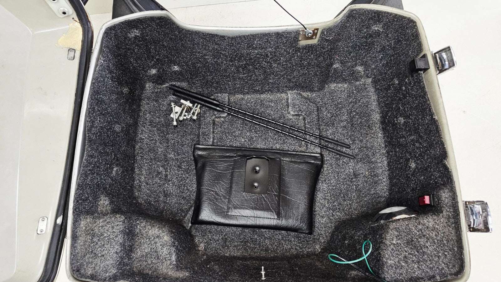 2003 HARLEY ELECTRA GLIDE Trunk Tour Pack Top Box Silver Black 100 Anniversary