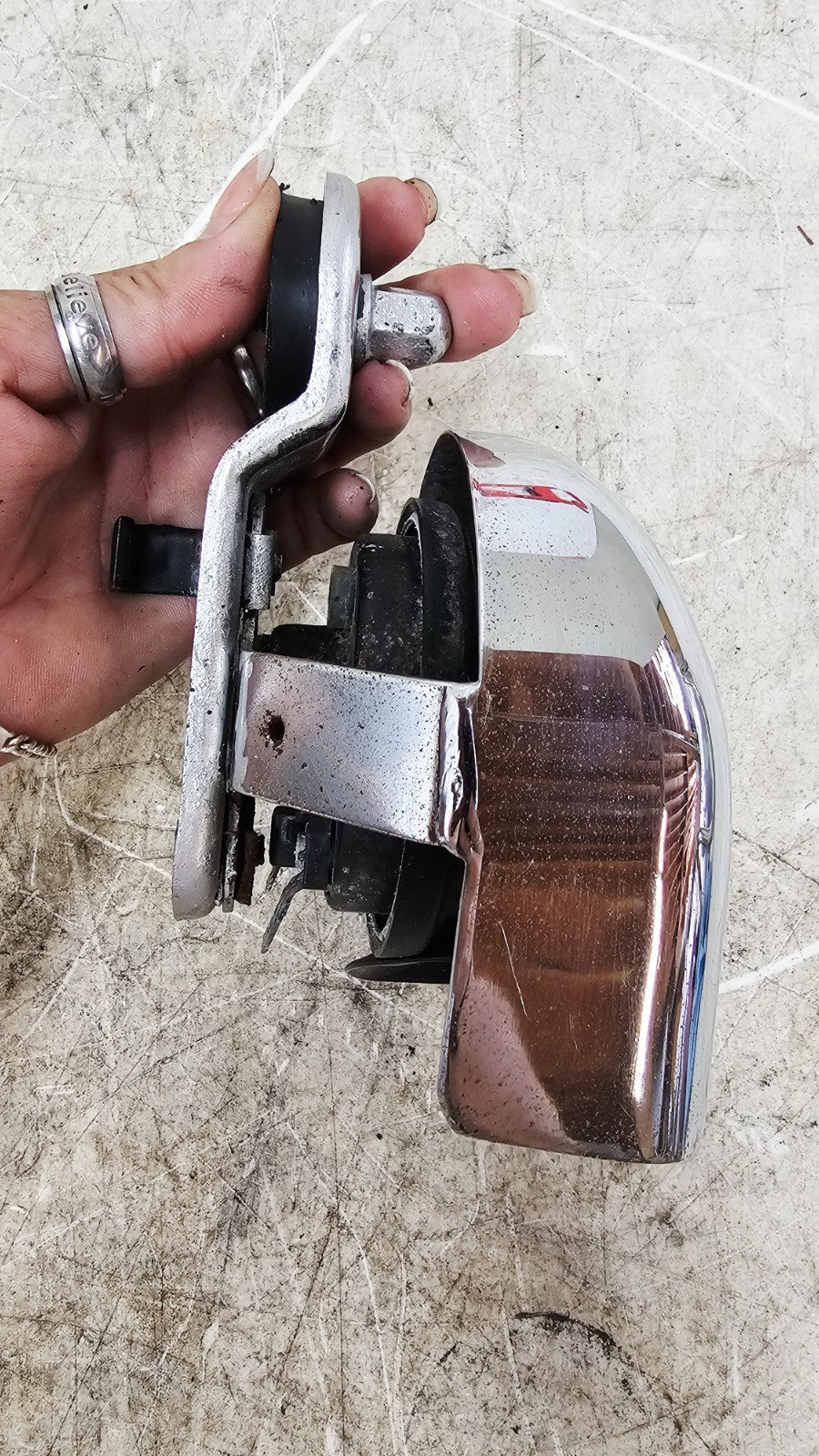 2000 Harley Davidson Sportster Horn + Chromer Cover