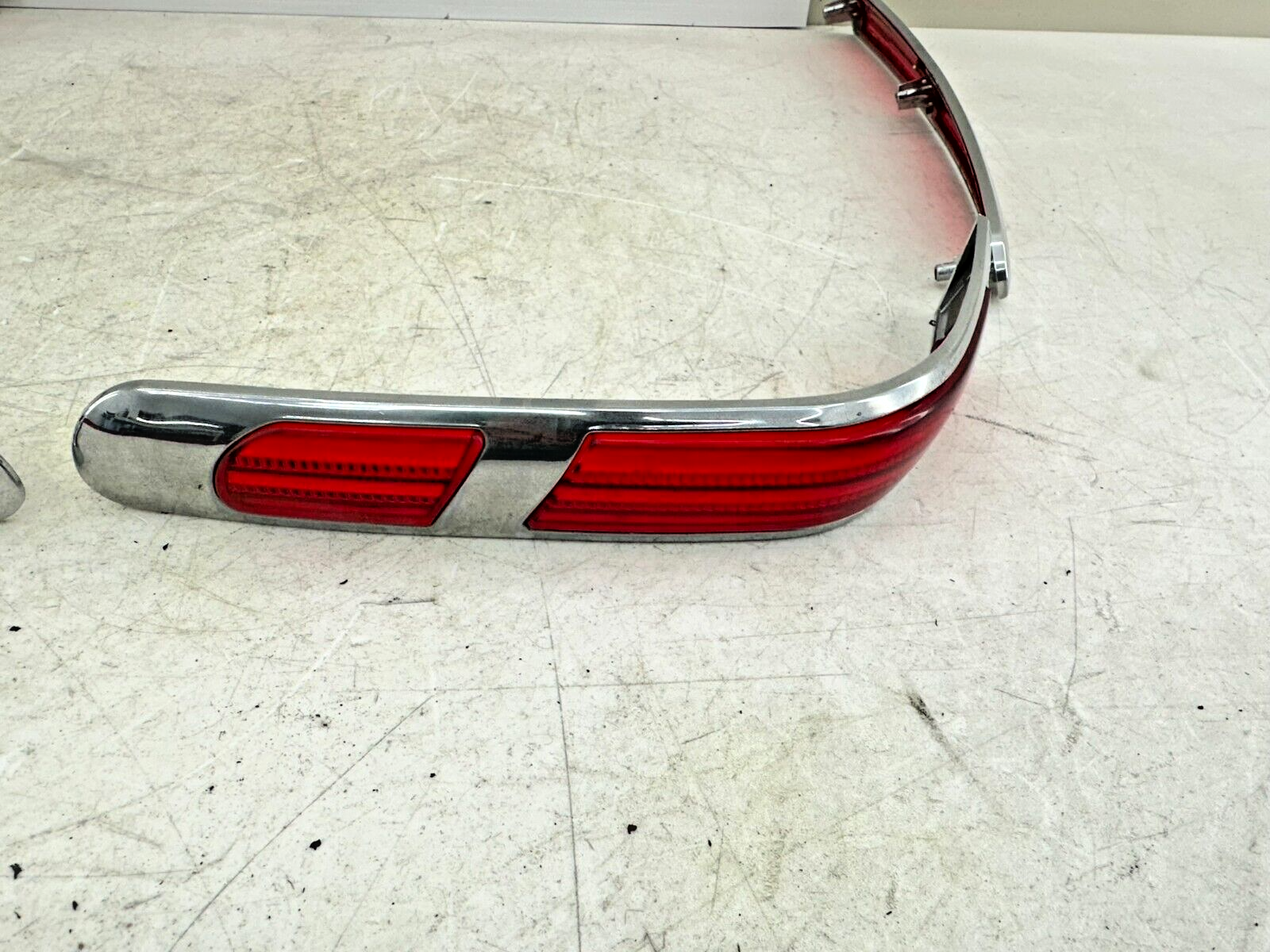 2004 Honda Goldwing GL1800 Kuryakyn Saddlebag LED Light Cover Reflector