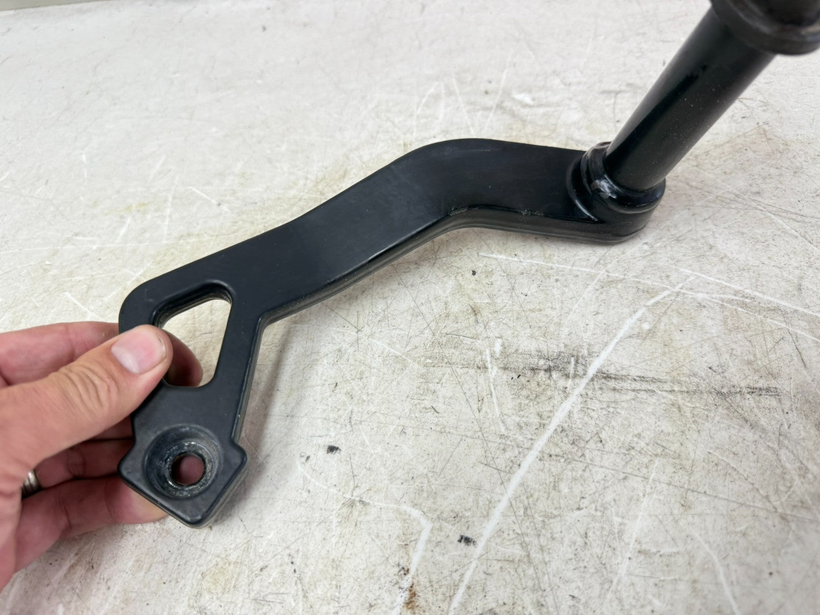 2003 HARLEY DYNA WIDE GLIDE Rear Foot Peg Mount Arm Bracket Frame