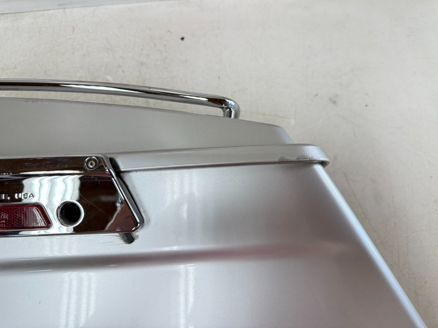 2003 HARLEY ELECTRA GLIDE Saddlebag Housing Left w/ Lid Latch 100th Anniversary