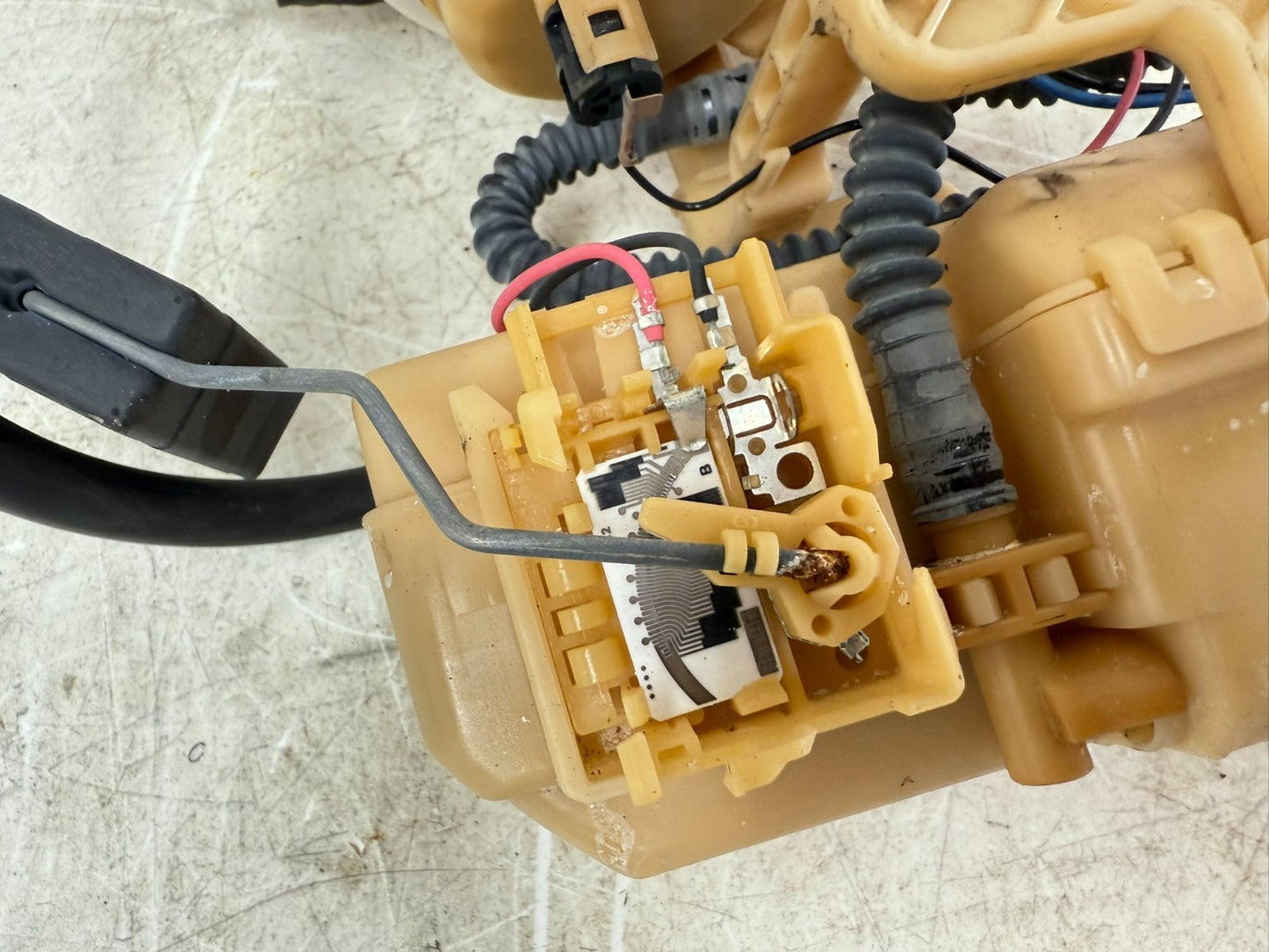 2002 Honda Goldwing GL1800 Fuel Pump Sending Unit OEM