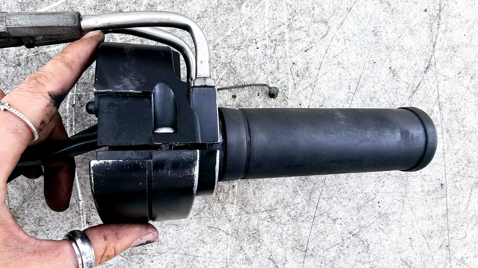 1994 HARLEY FLH ELECTRA GLIDE Right Hand Controls Switch Housing Throttle Cables