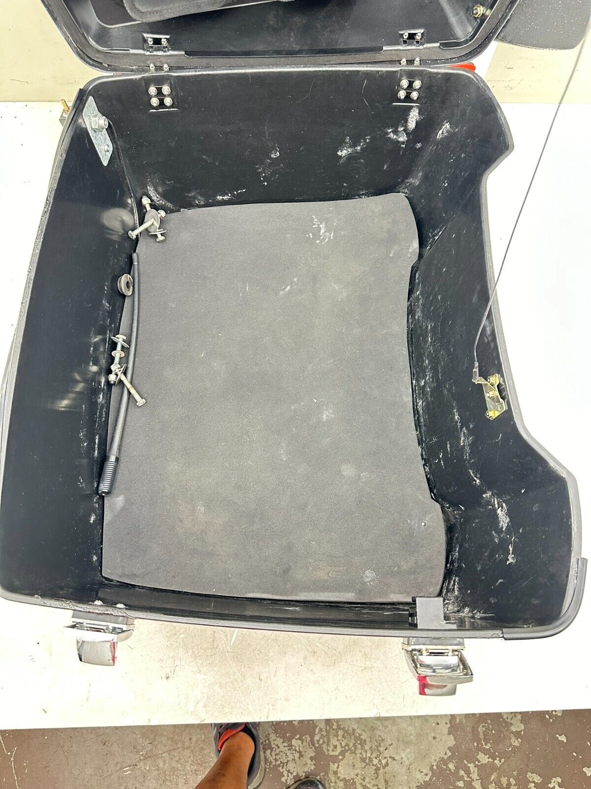 2003 HARLEY ELECTRA GLIDE classic Trunk Top Box W/ Luggage Lock + Key