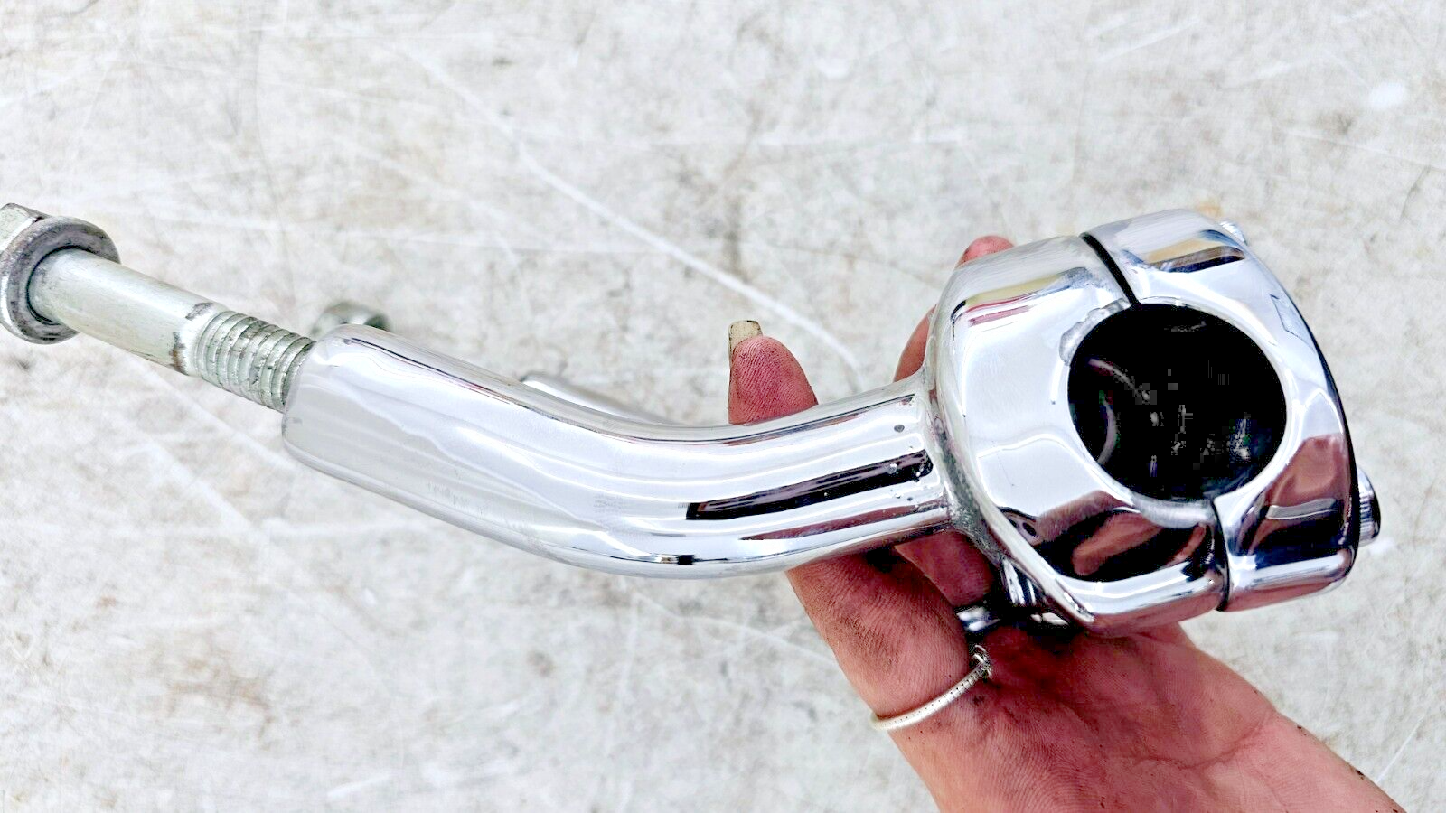 1995 HARLEY DYNA CONVERTIBLE Handlebar Top Clamp Riser 4" OEM USA