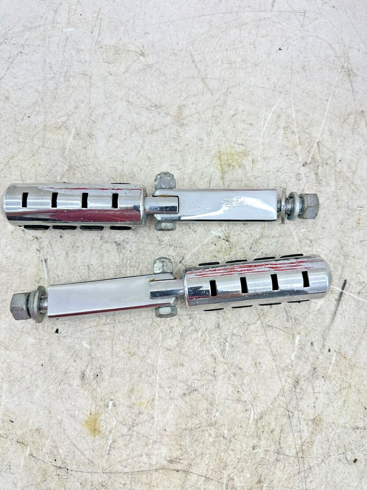 2002 HARLEY DYNA LOW RIDER OEM HD Crashbar Highway Forward Pegs
