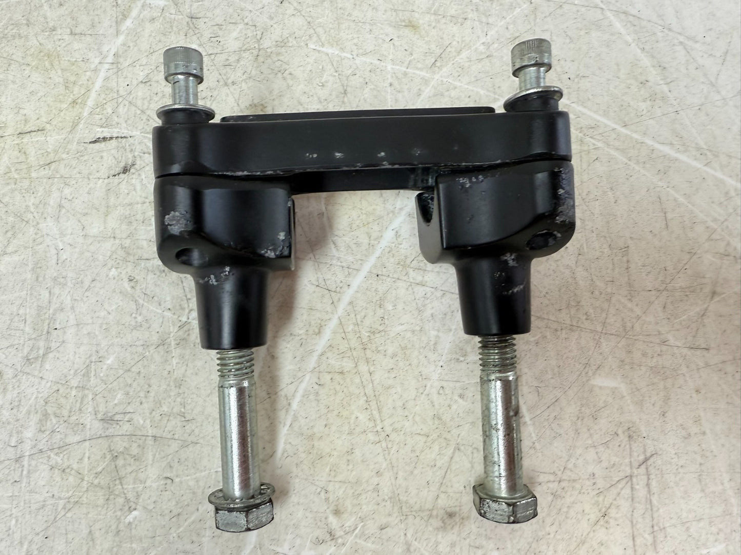1997 Harley Davidson Sportster Handlebar Clamp Riser Mount Bracket