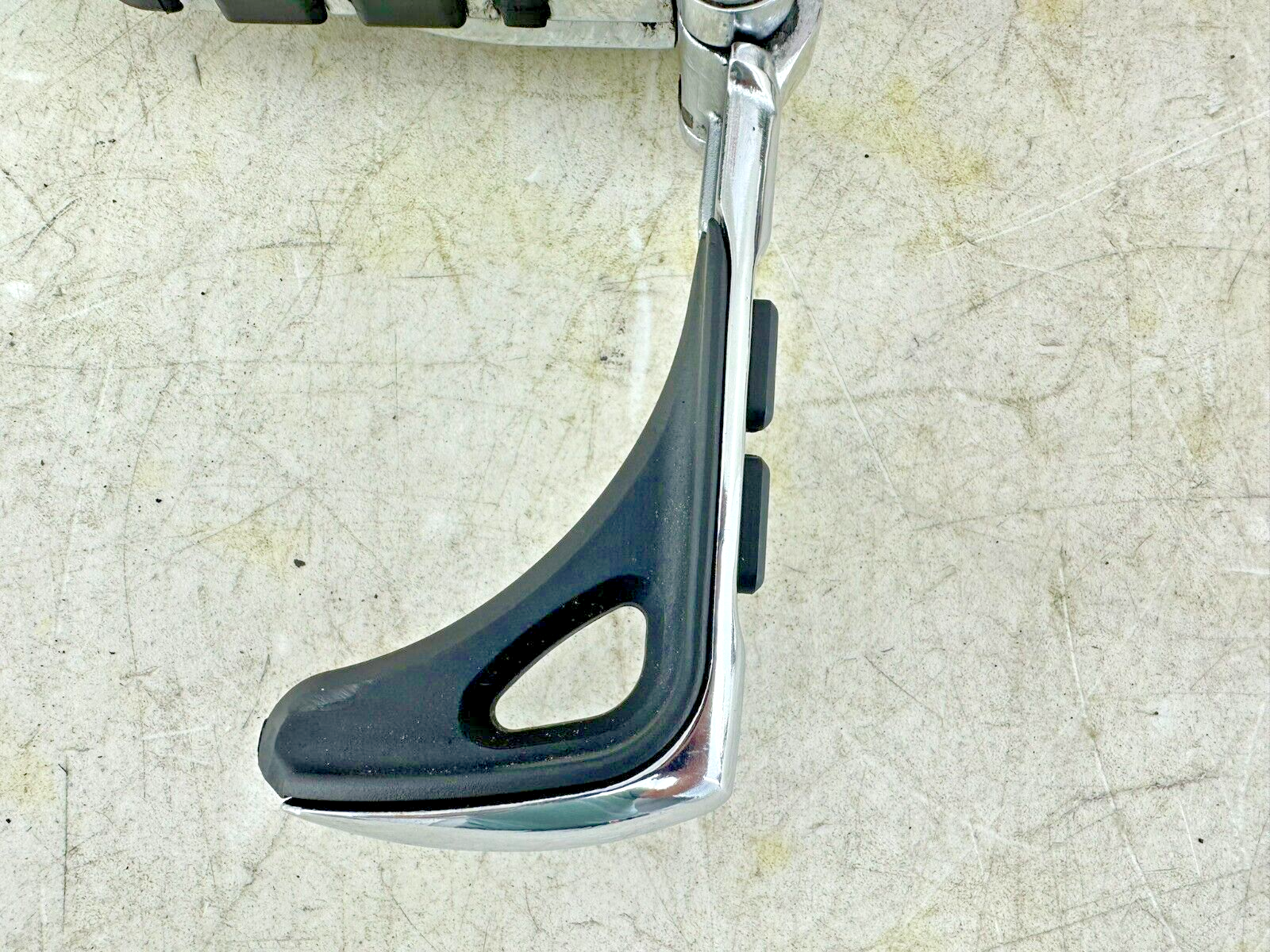 1999 HARLEY SOFTAIL Chrome Kuryakyn Transformer Footpegs + MTG Bracket