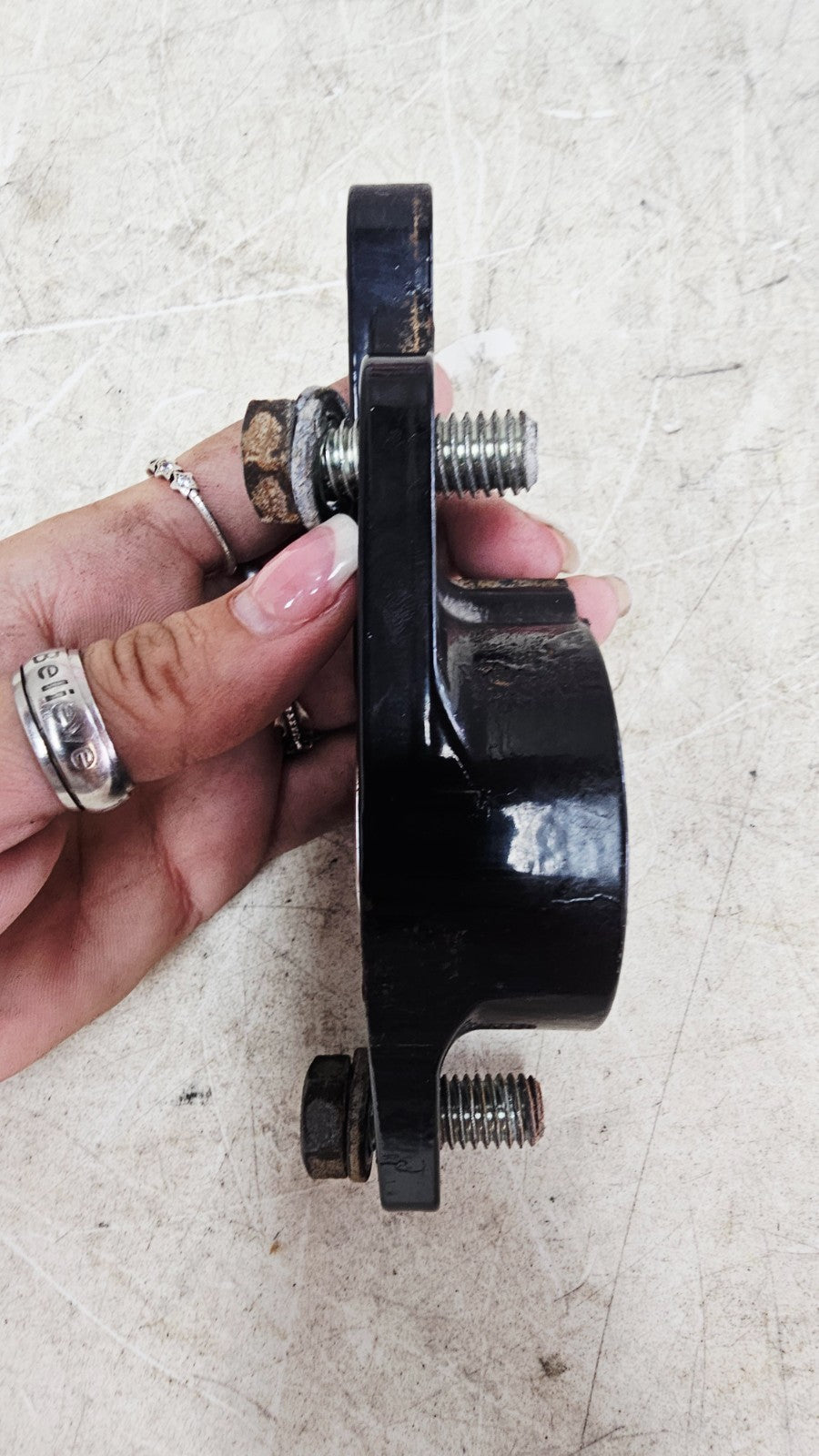 1996 HARLEY FLH ELECTRA GLIDE Rear Swingarm Arm Passenger Floorboard MTG Bracket