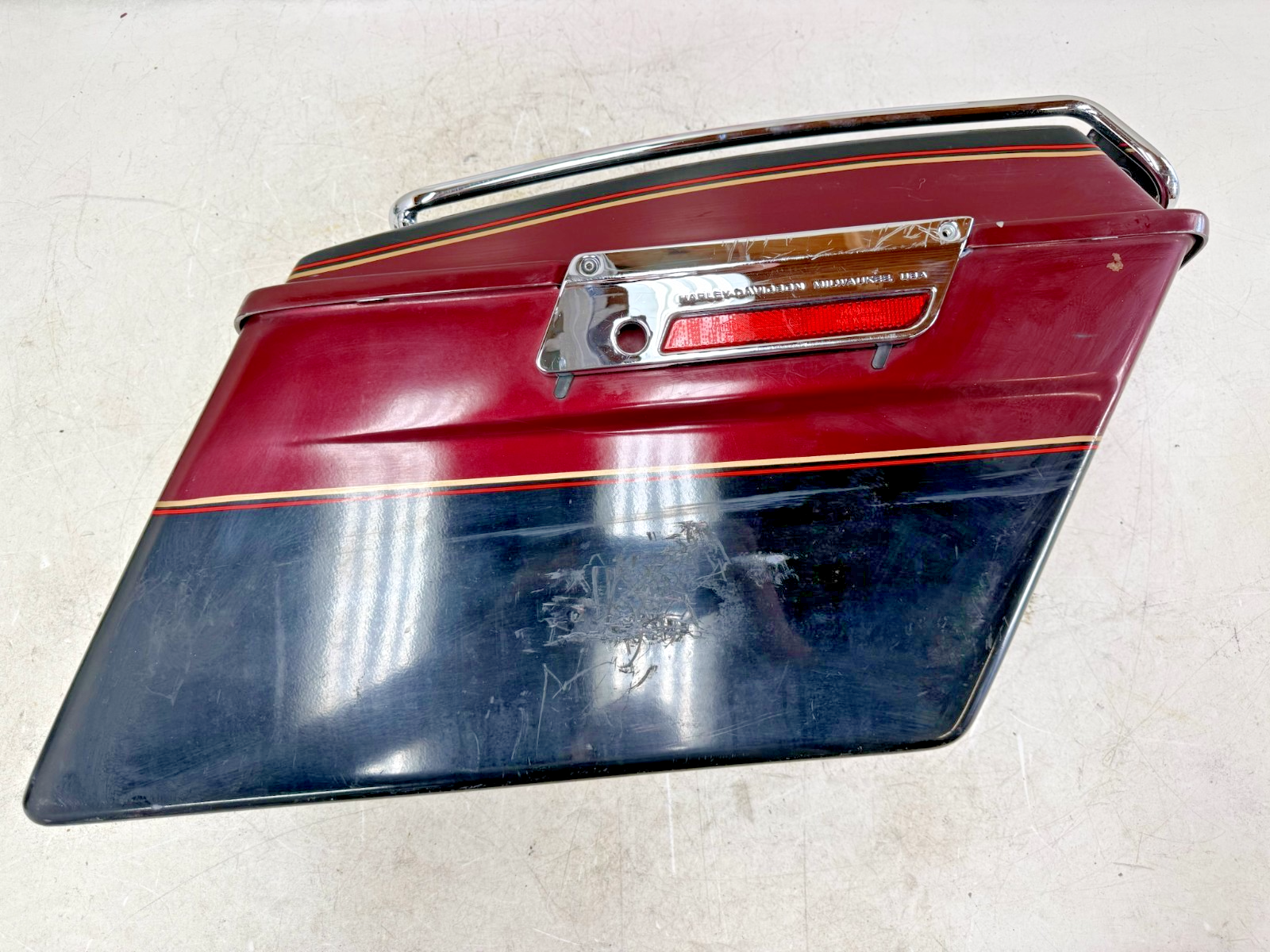 1995 HARLEY FLH ELECTRA GLIDE Saddlebag Housing Right w/ Lid 30th Anniversary