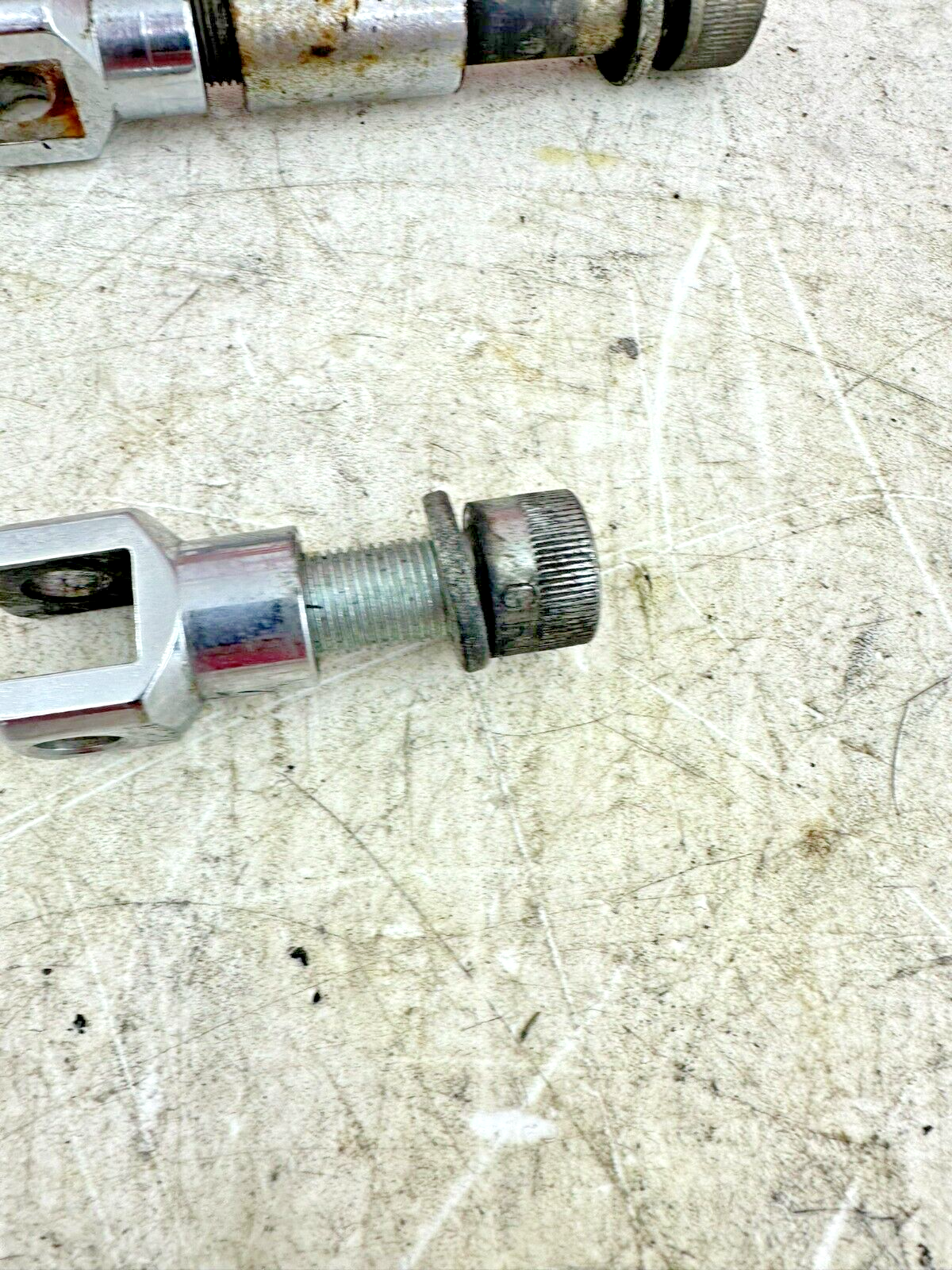 1996 HARLEY DAVIDSON SOFTAIL Passenger Footpeg Mounts OEM Rear Rider Pegs