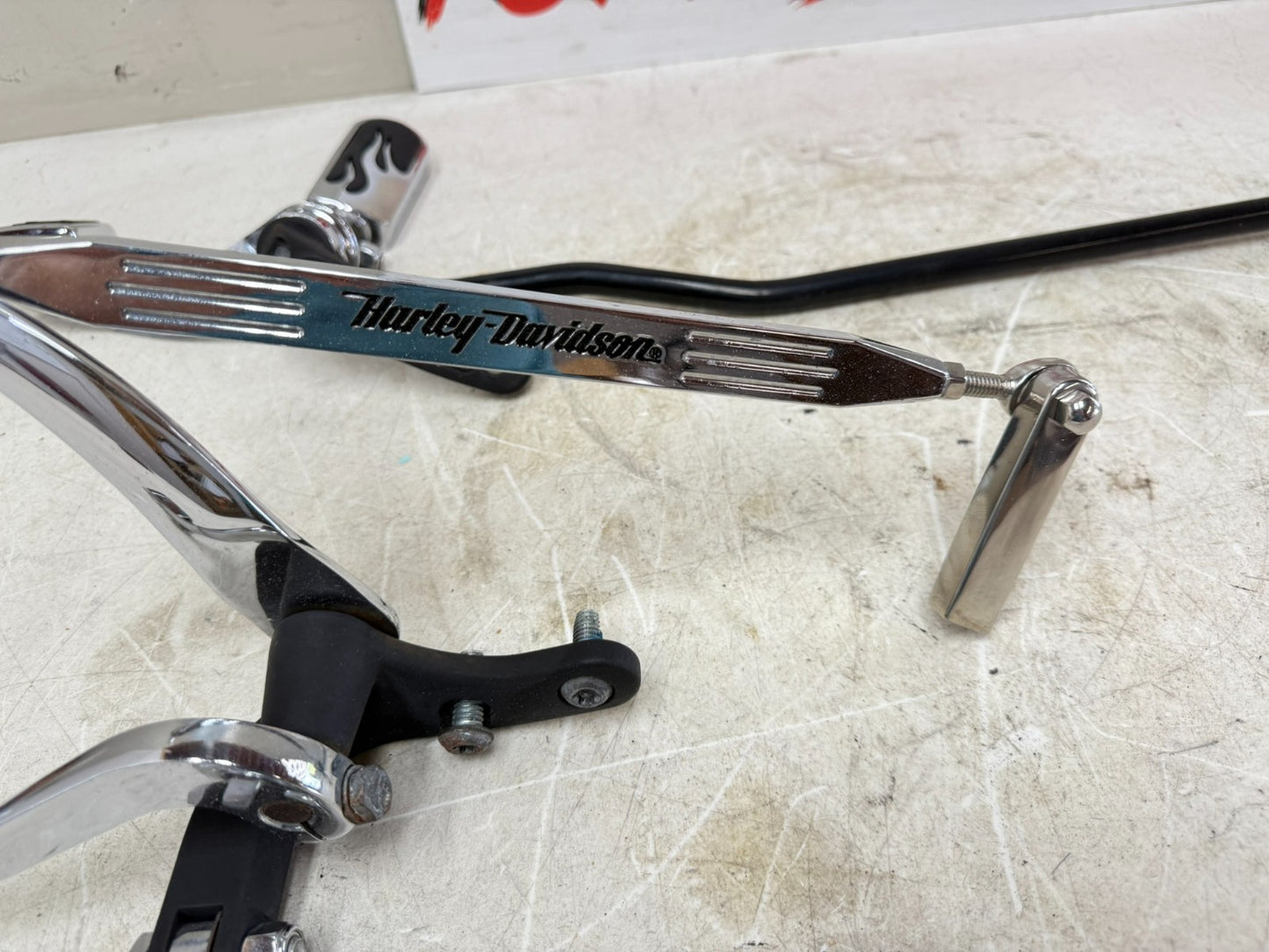 2003 HARLEY DYNA WIDE GLIDE OEM HD  Forward Control Shift Brake Pedal Foot Pegs