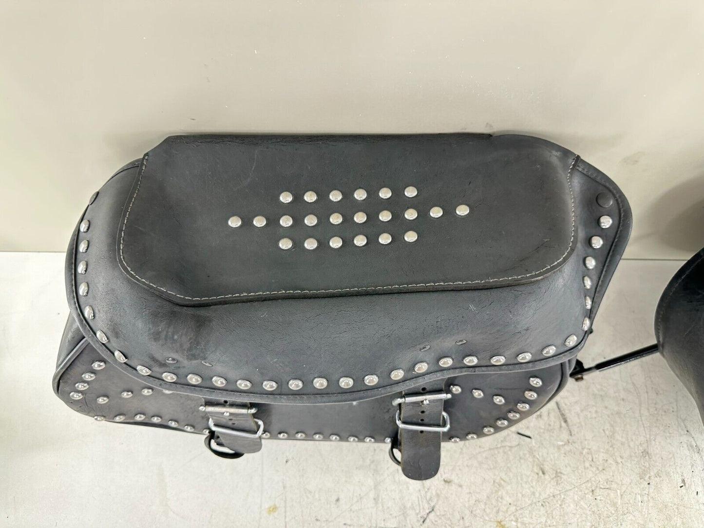 2003 HARLEY DAVIDSON SOFTAIL OEM HD Studded Leather Saddlebags Right Left