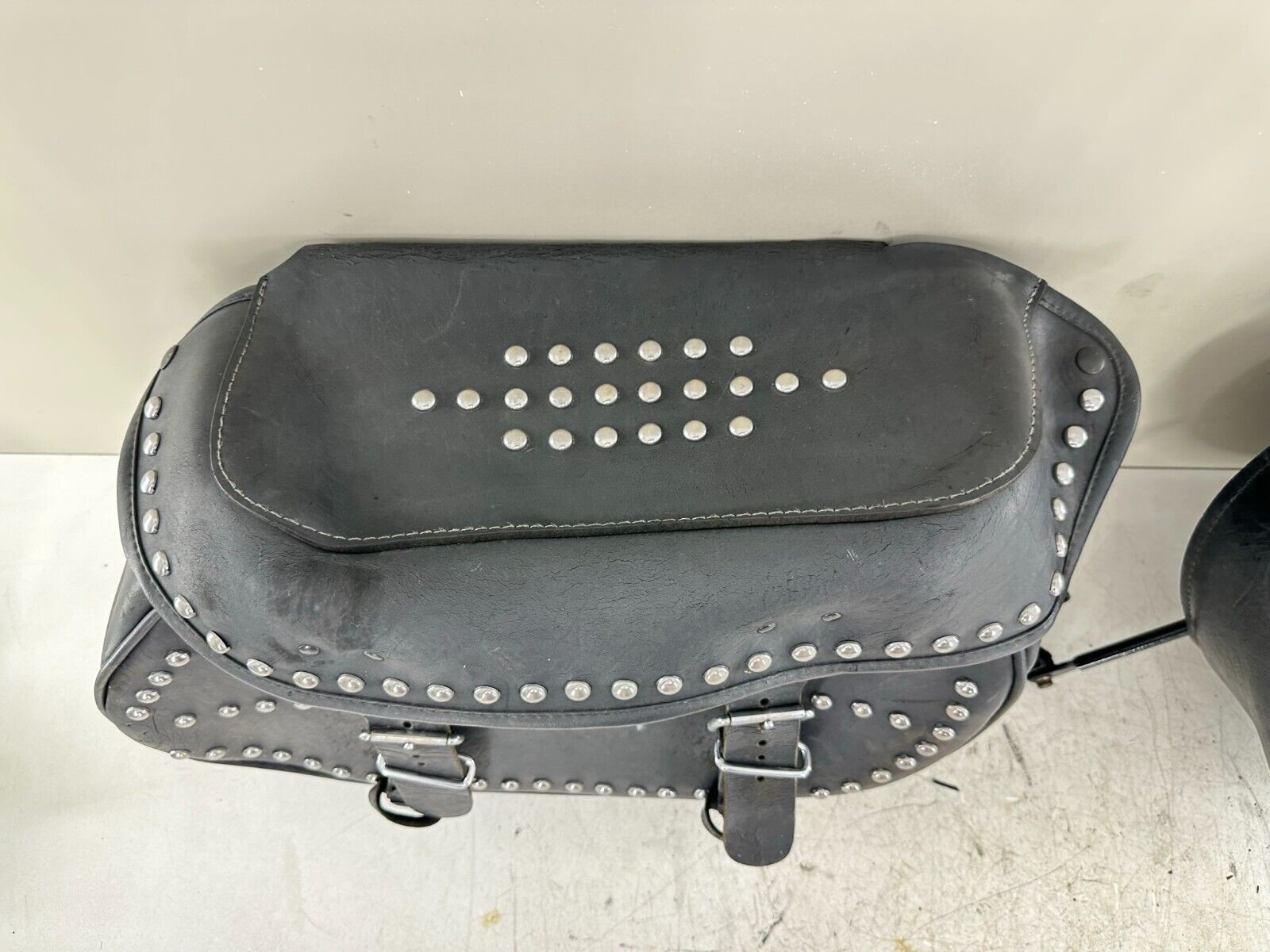 2003 HARLEY DAVIDSON SOFTAIL OEM HD Studded Leather Saddlebags Right Left