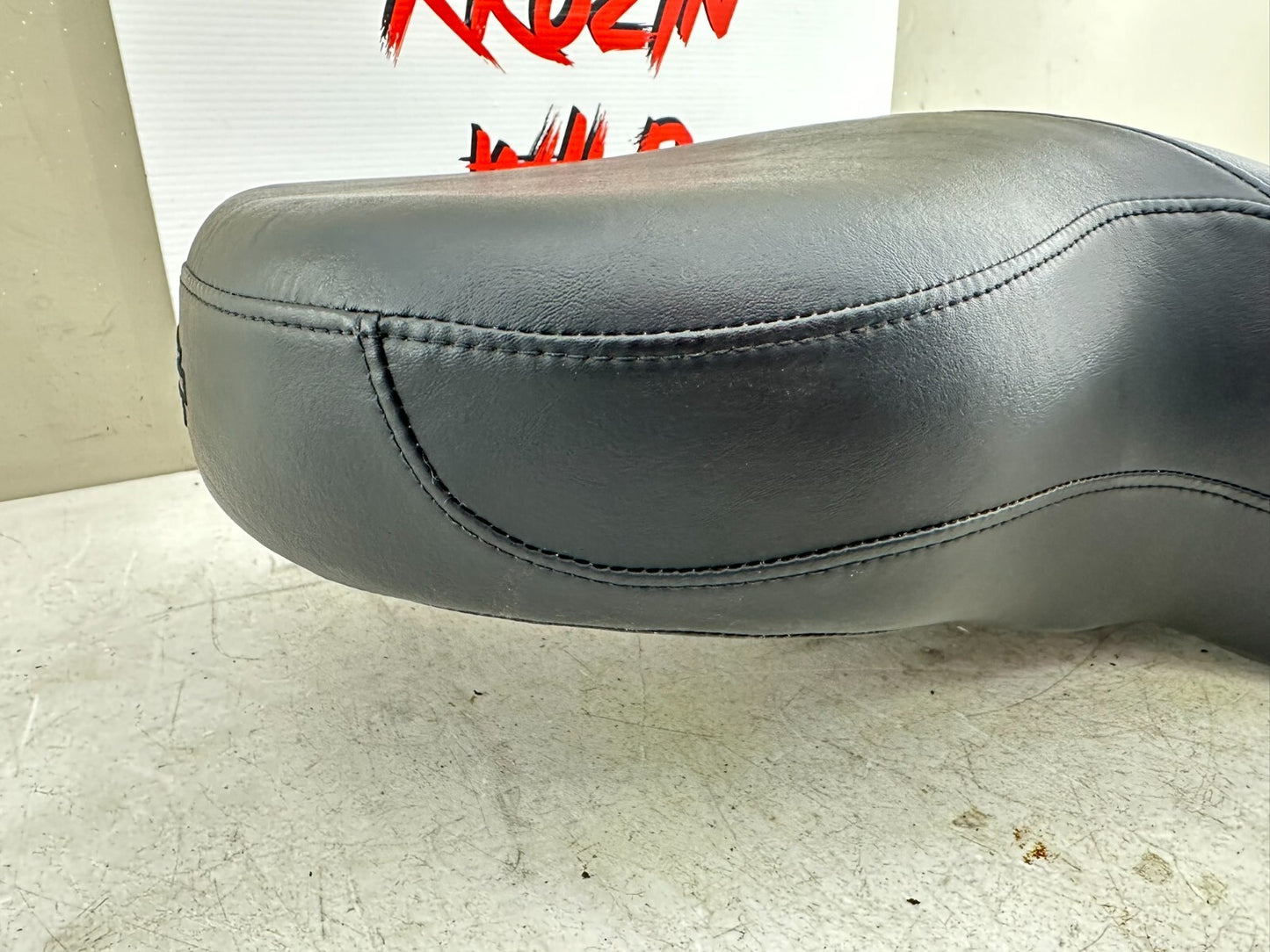 1999 HARLEY DYNA OEM HD Driver Passenger Seat Saddle Black NOS
