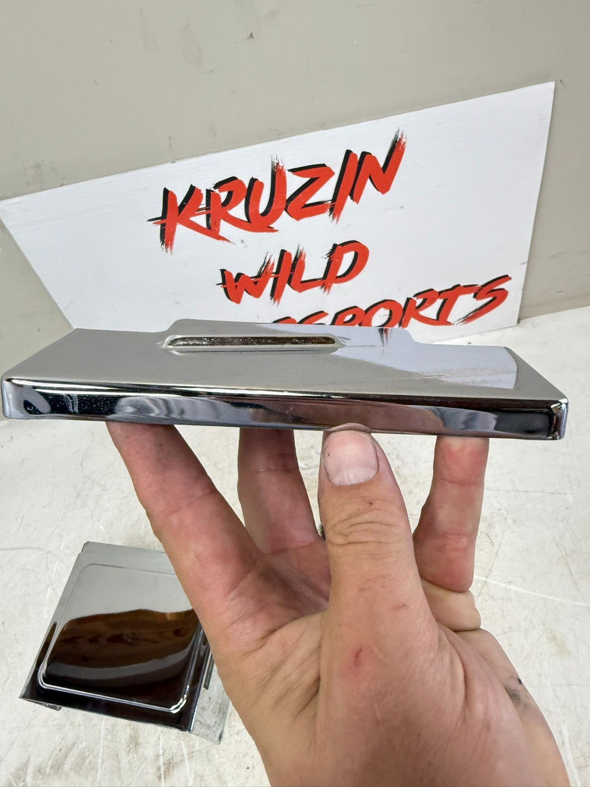 2003 HARLEY DYNA WIDE GLIDE Battery Chrome Cover Mount Lid
