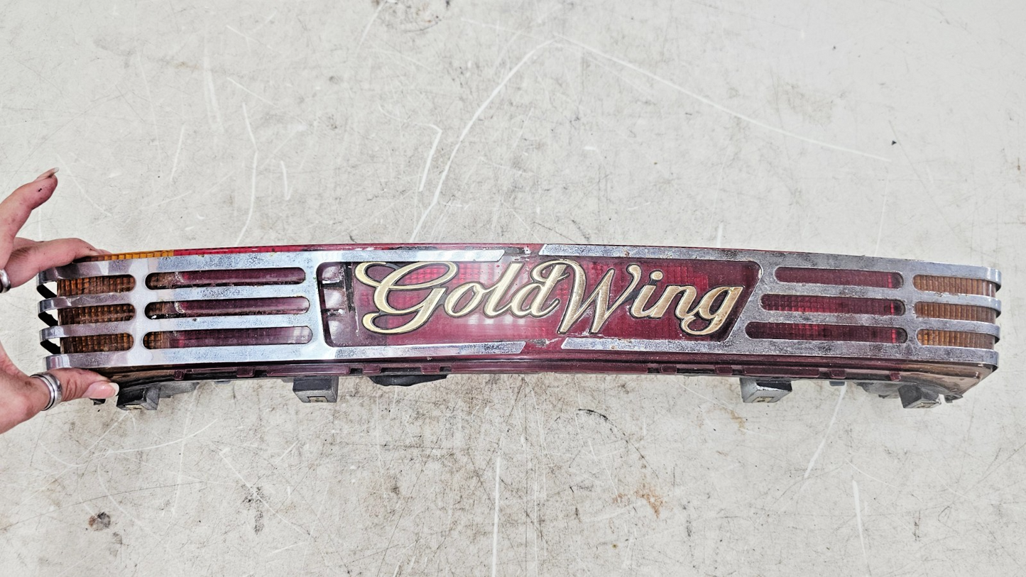 1993 HONDA GOLDWING GL1500 Rear Trunk Brake Turn Signal Light Bar OEM