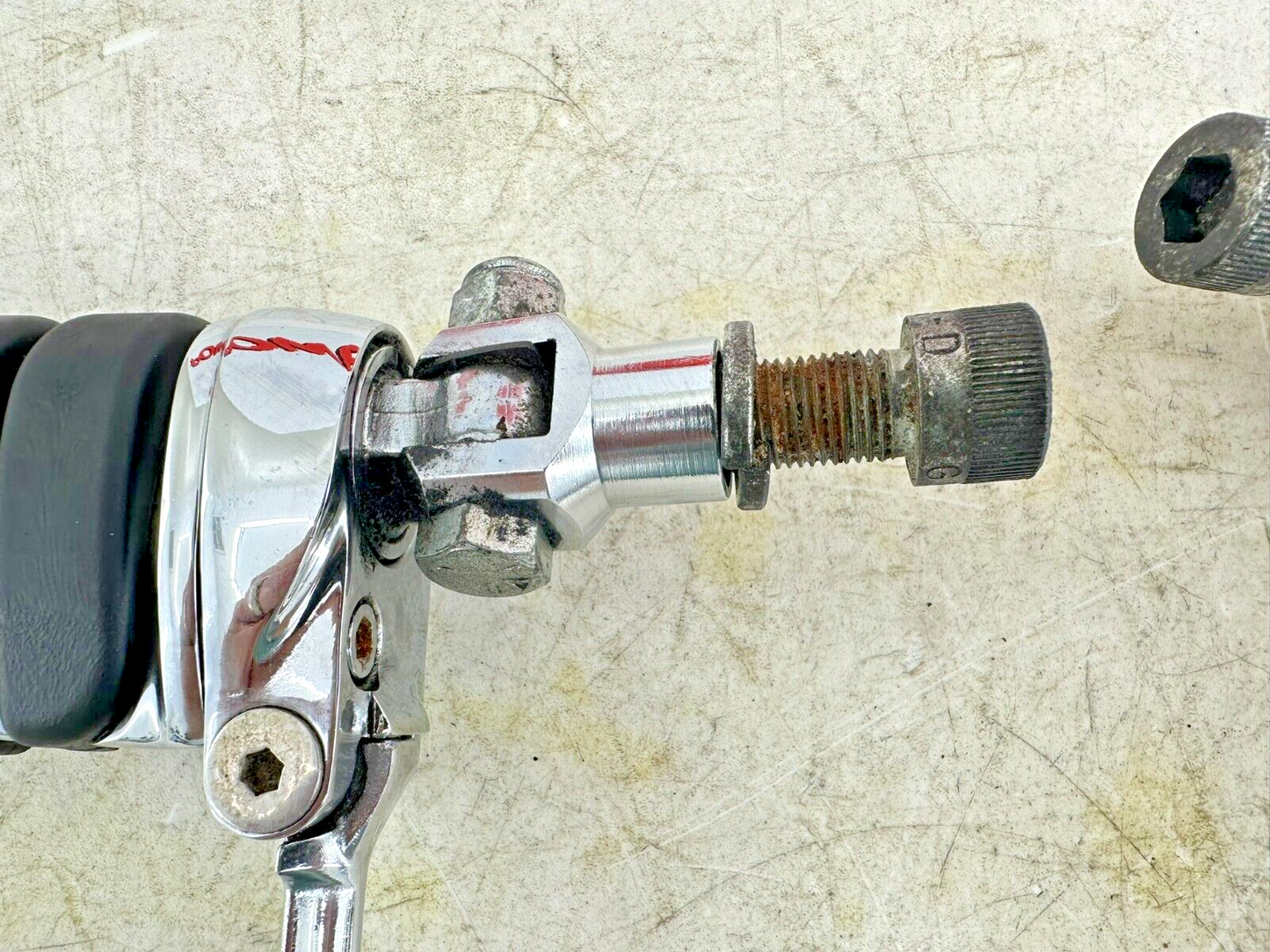 1999 HARLEY SOFTAIL Chrome Kuryakyn Transformer Footpegs + MTG Bracket