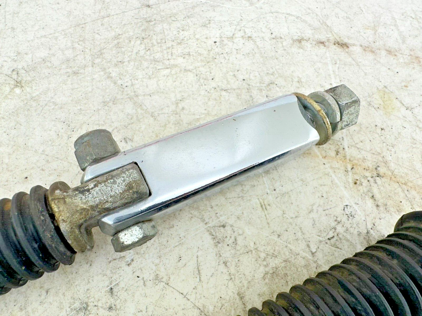1997 HARLEY DYNA OEM HD Highway Forward Foot Pegs + MTG Hardware