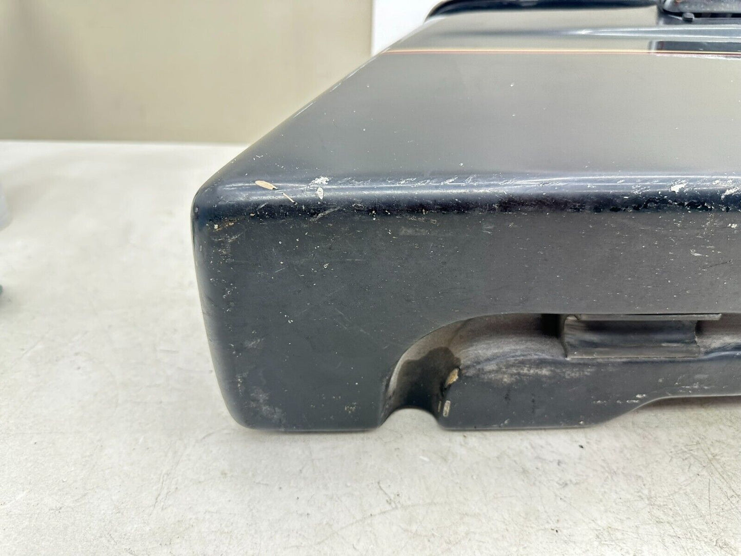 1999 HARLEY FLH ELECTRA GLIDE OEM HD Right Saddlebag Case + Lid Black