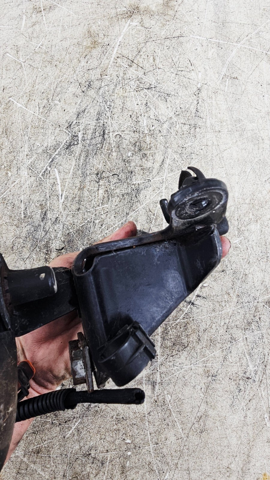 2000 Harley Davidson Sportster Upper Front Motor Mount Bracket + Bolts