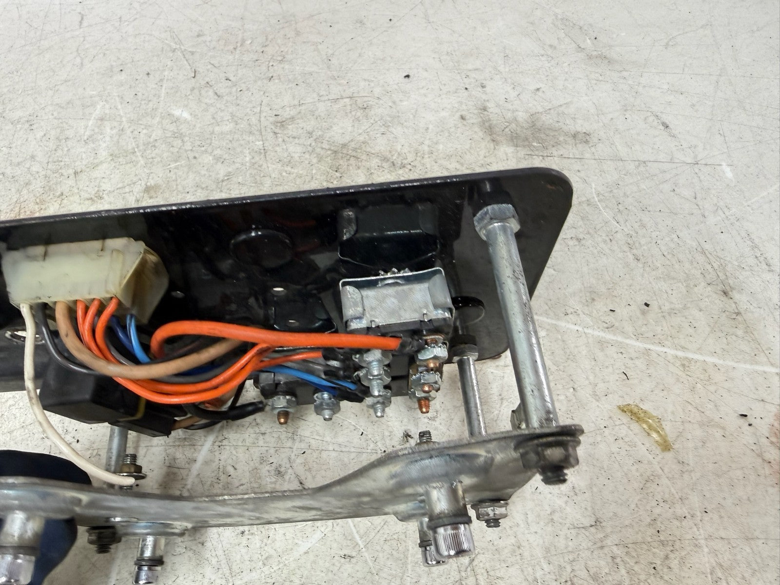 1993 HARLEY DYNA Wide Glide Electrical Fuse Box Panel Cover