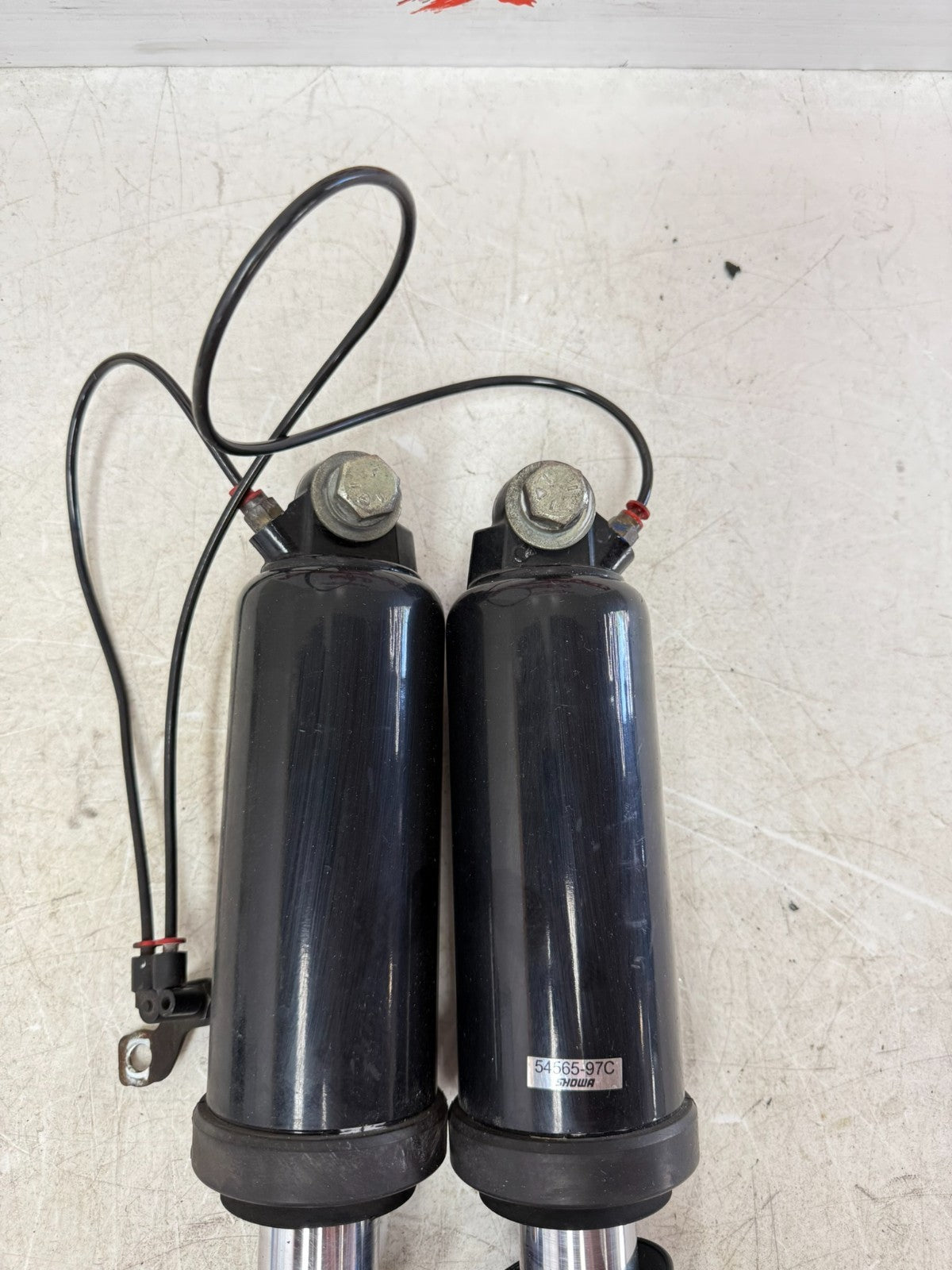 2003 HARLEY ELECTRA GLIDE Rear Air Shock Absorbers Left & Right