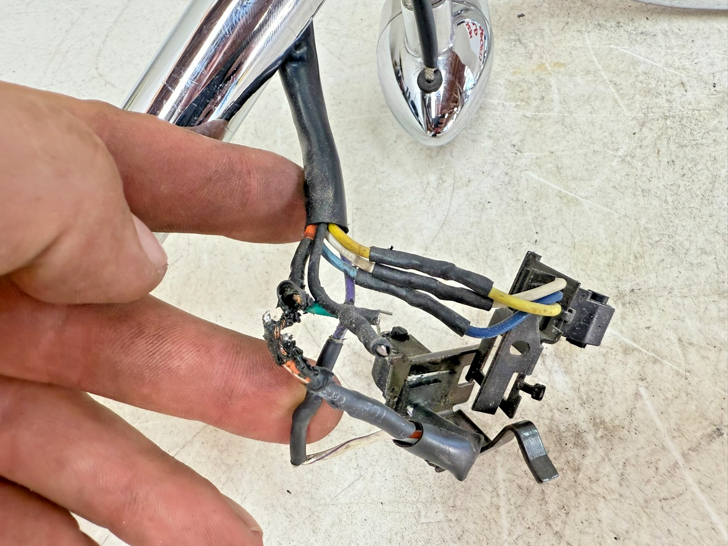 1997 HARLEY DAVIDSON SOFTAIL OEM Handlebar Handle Bars + Turn Signal Hidden Wire