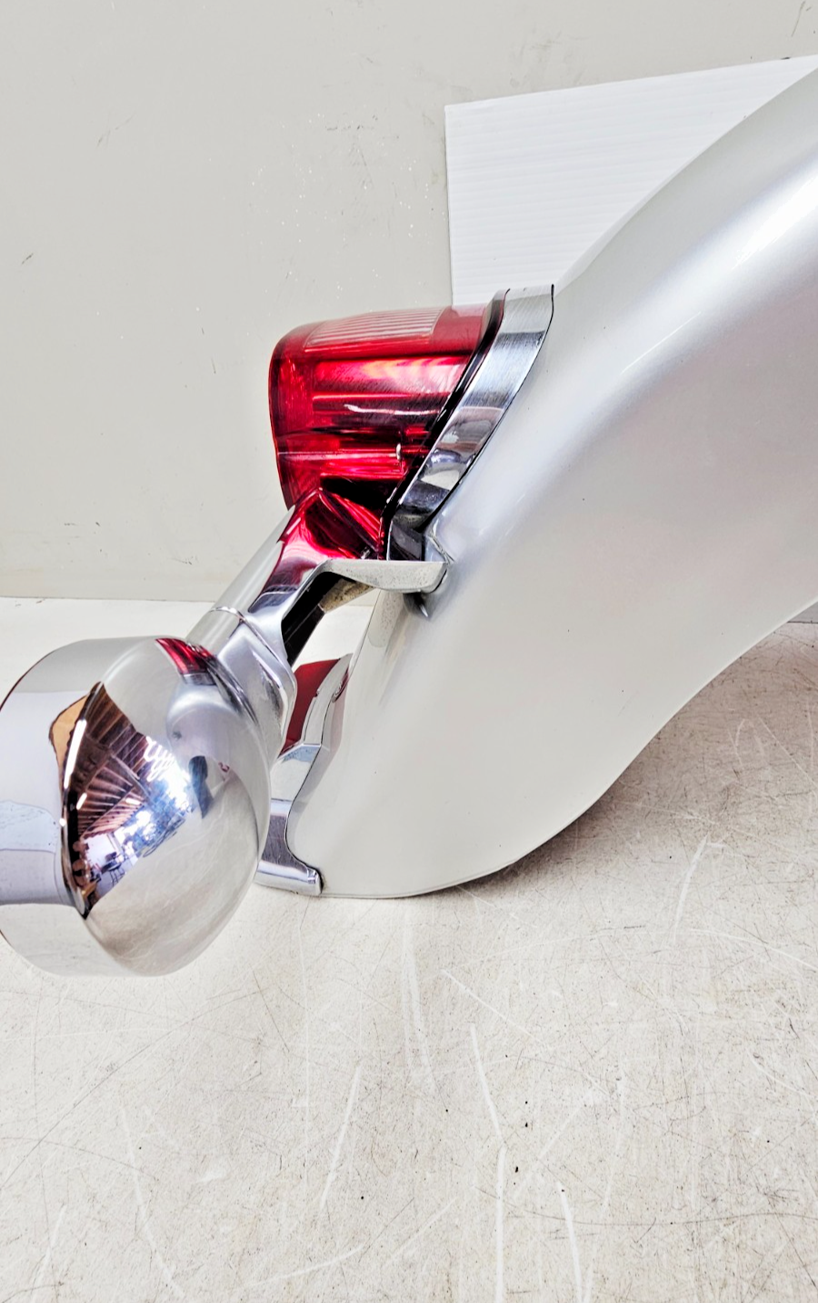 2003 HARLEY ELECTRA GLIDE Rear Fender Brake Light Turn Signal Bar 100th annivers