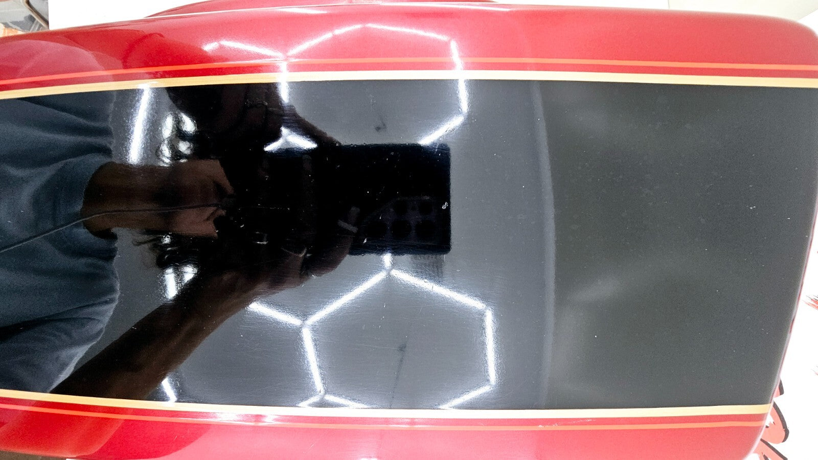 1998 HARLEY FLH ELECTRA GLIDE Right Saddlebag Housing Lid Latch OEM HD Red Black