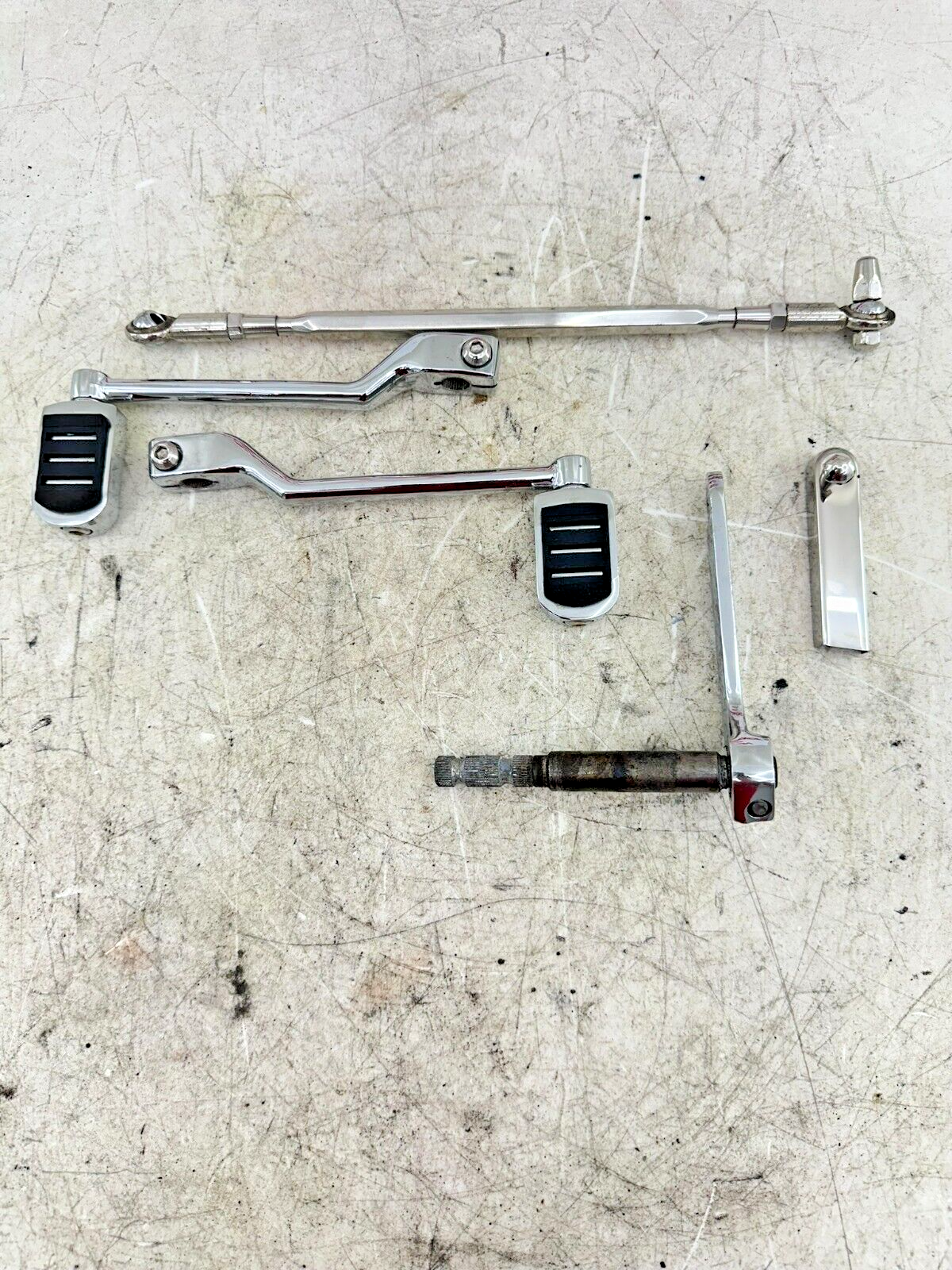 2007 Harley Electra Glide CVO Chrome Heal Toe Shifter Shift Shaft + Linkage