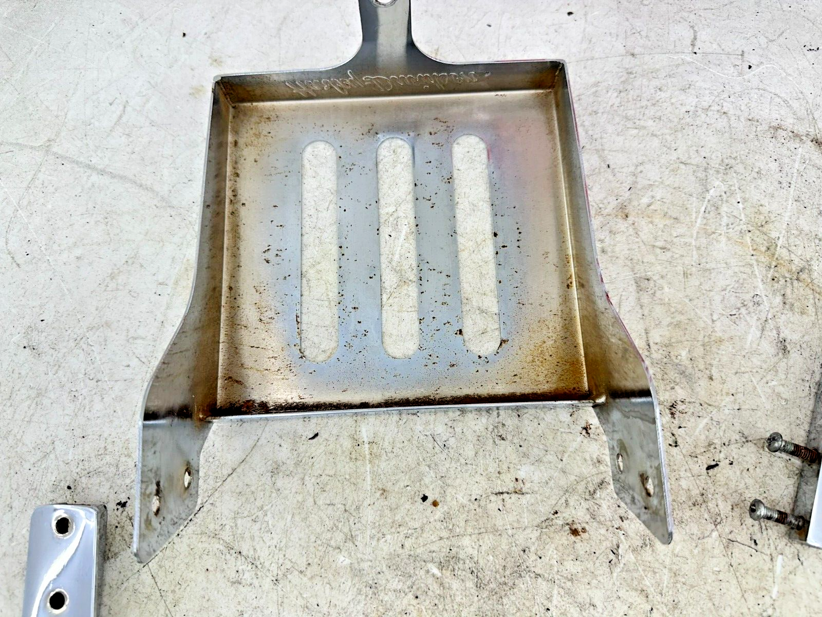 1997 HARLEY DYNA Chrome Sissybar Passenger Backrest W/ Luggage Rack