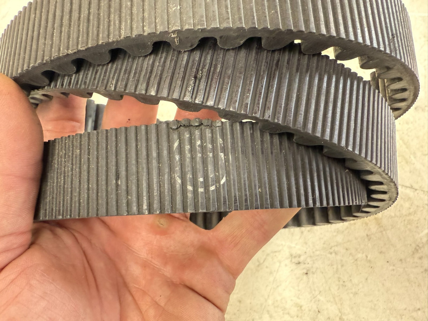 2003 HARLEY DYNA WIDE GLIDE OEM Final Drive Belt 133 Tooth