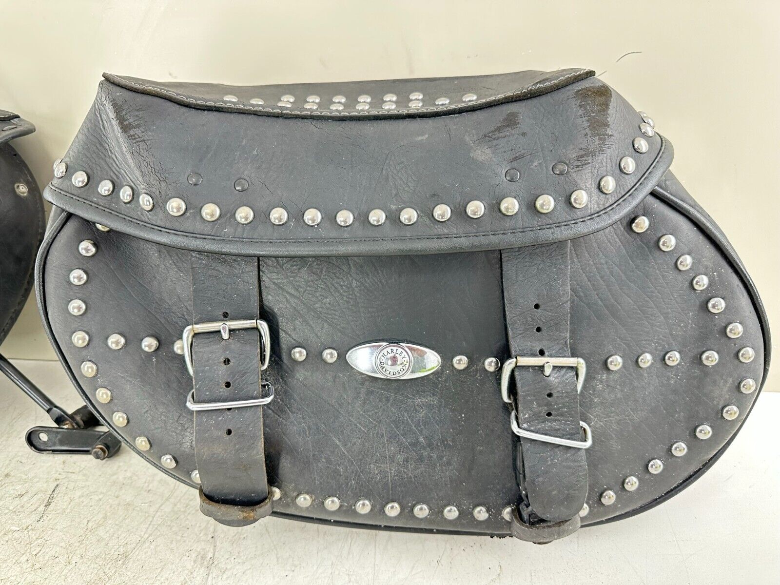 2003 HARLEY DAVIDSON SOFTAIL OEM HD Studded Leather Saddlebags Right Left