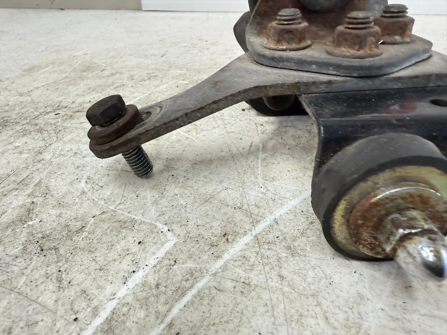 1997 HARLEY DAVIDSON SOFTAIL Upper Engine Motor Horn Mount Bracket