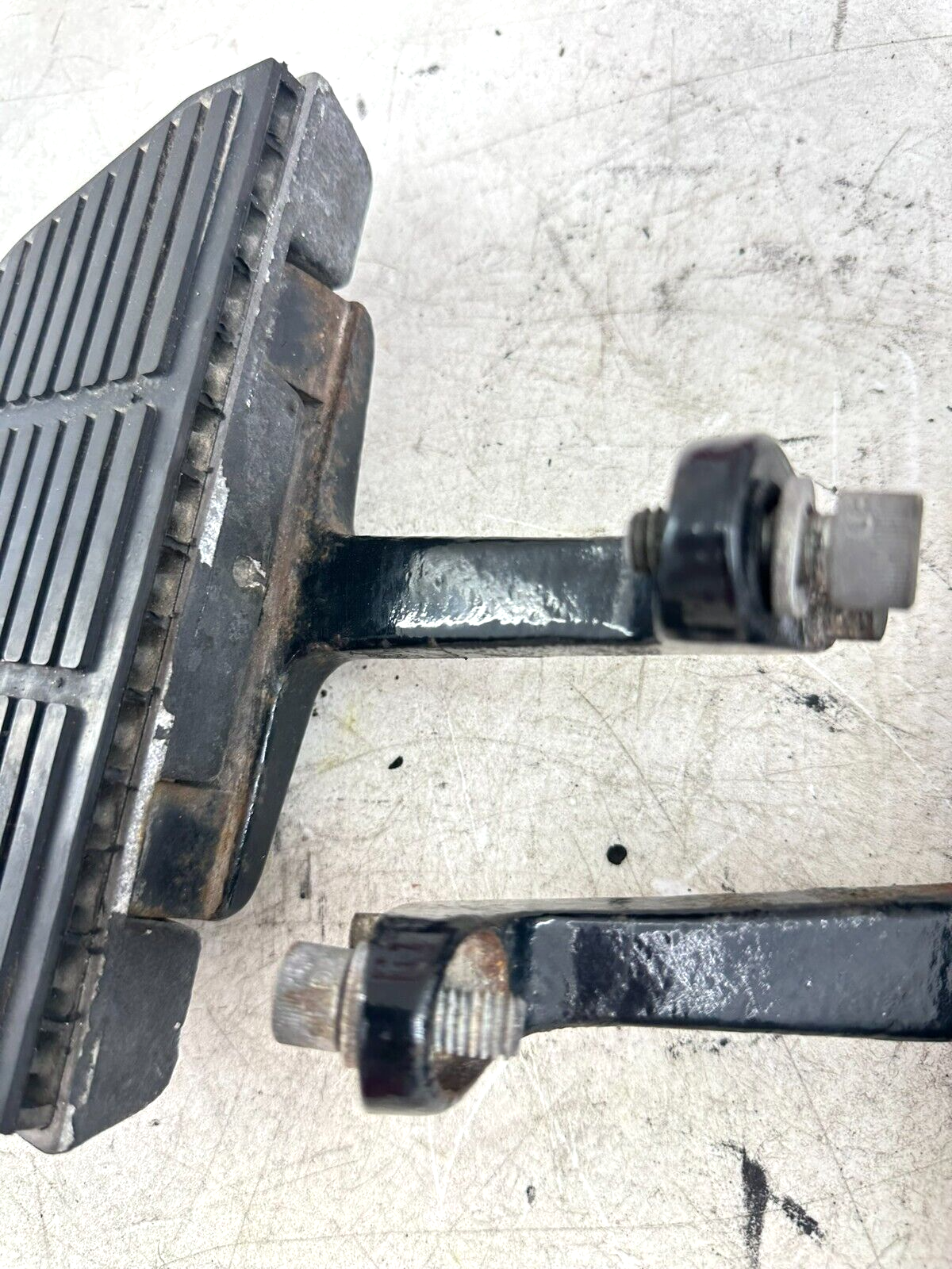 1999 HARLEY FLH ELECTRA GLIDE OEM HD Passenger Floorboards Foot Rest Pad