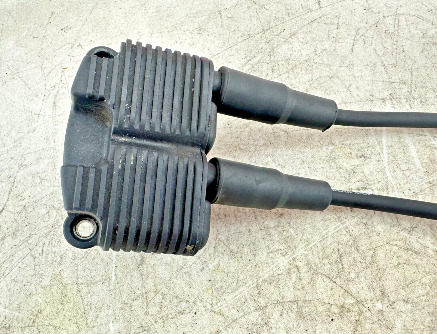 2006 HARLEY SOFTAIL DELUXE Ignition Coil + Spark Plug Wires 31655-99