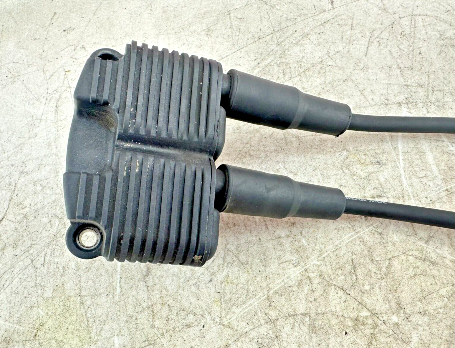 2006 HARLEY SOFTAIL DELUXE Ignition Coil + Spark Plug Wires 31655-99