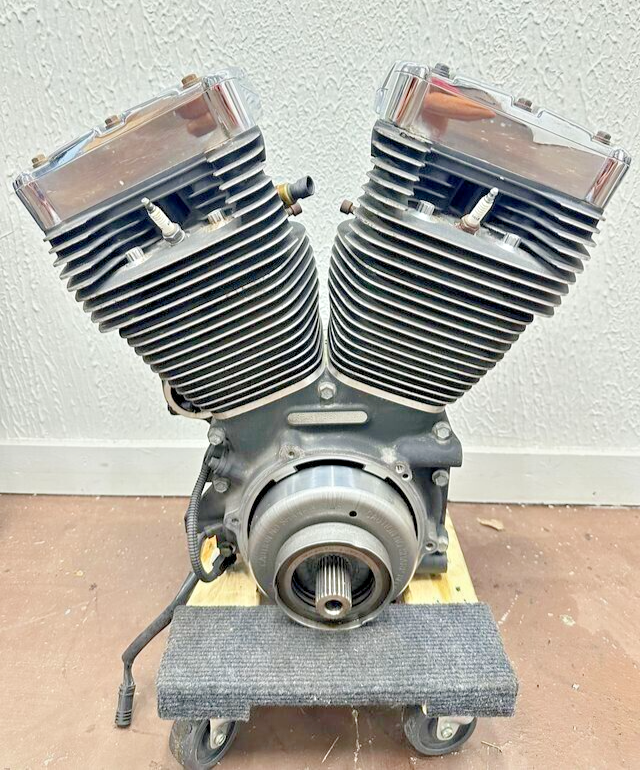 2007 Harley Davidson Electra Glide Dyna 96" Twin Cam Engine Motor Video Inside