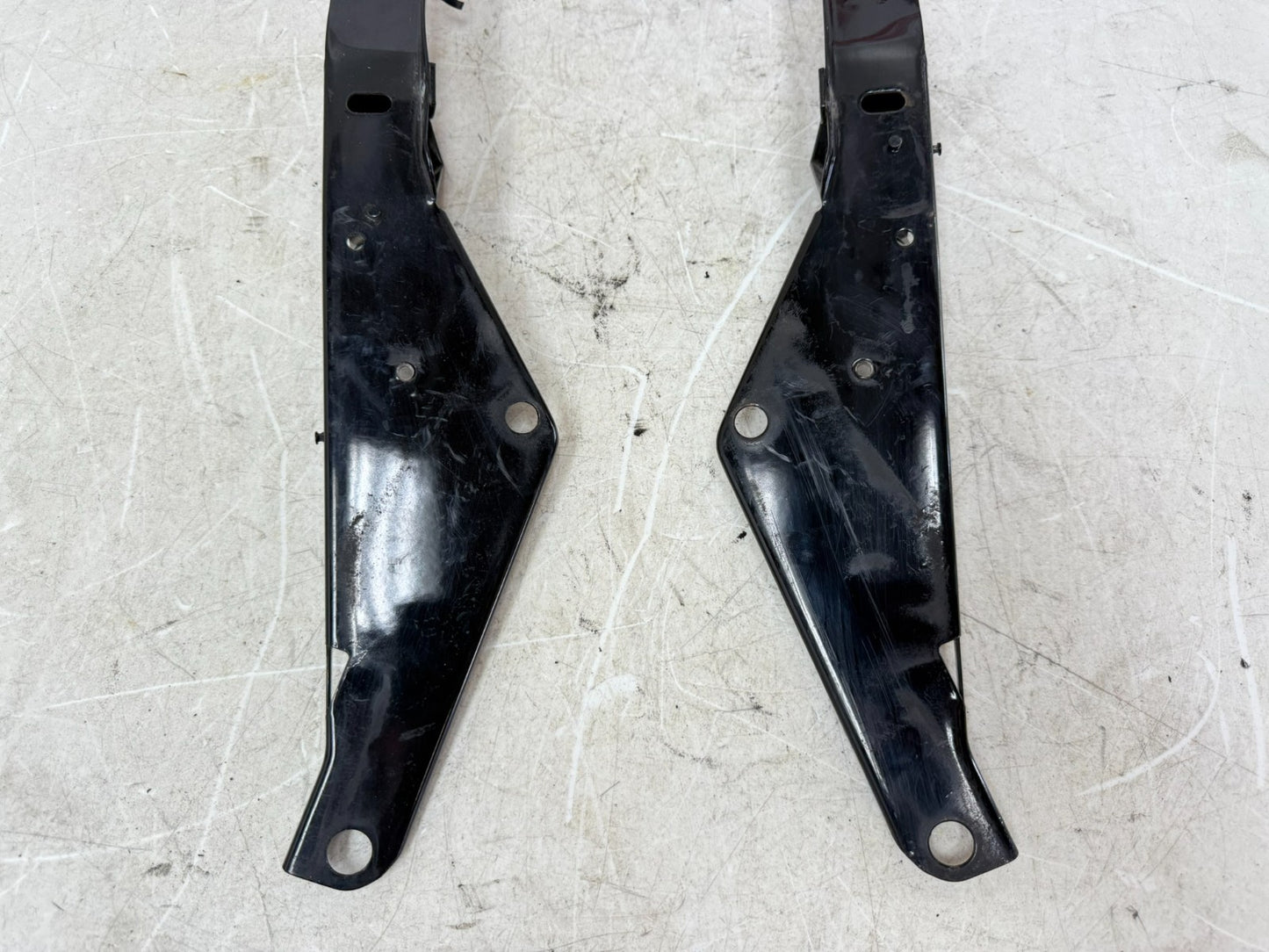2003 HARLEY ELECTRA GLIDE Inner Batwing Fairing Bracket Support Right & Left