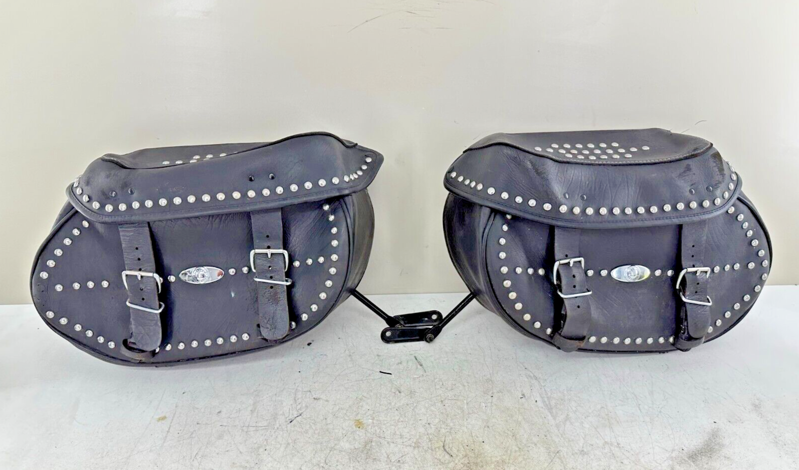 2003 HARLEY DAVIDSON SOFTAIL OEM HD Studded Leather Saddlebags Right Left
