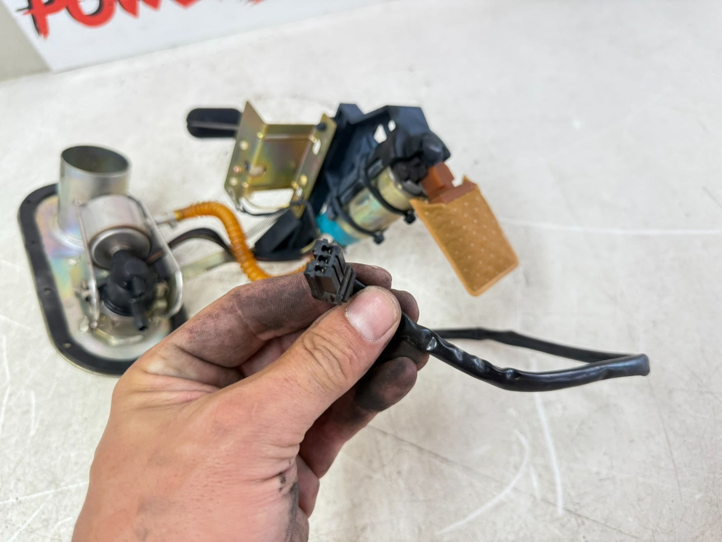 2003 HARLEY ELECTRA GLIDE OEM Fuel Pump Gas Petrol Sending Unit 75126-02A