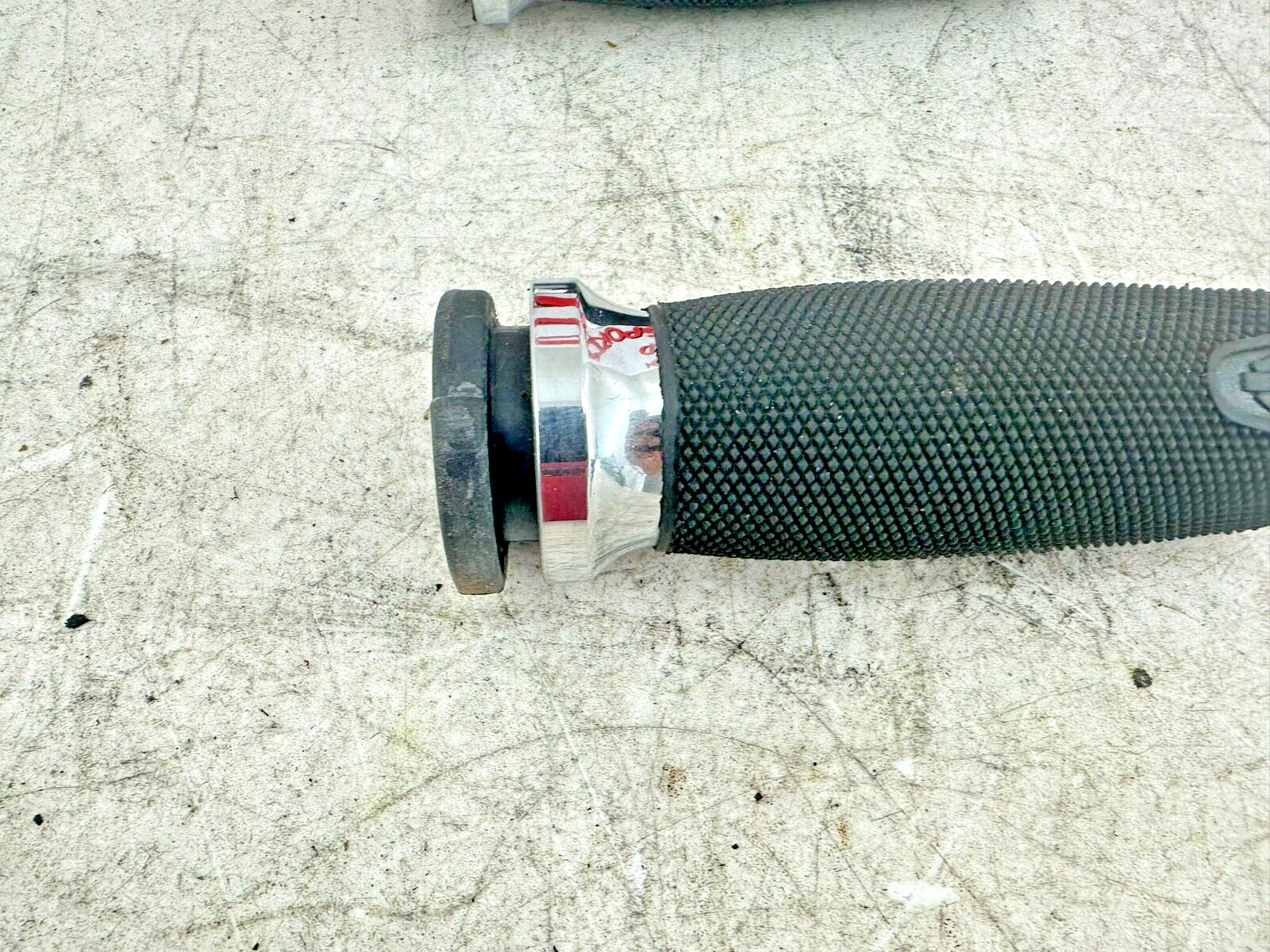 2001 HARLEY SOFTAIL Chrome Rubber ISO HD Grips