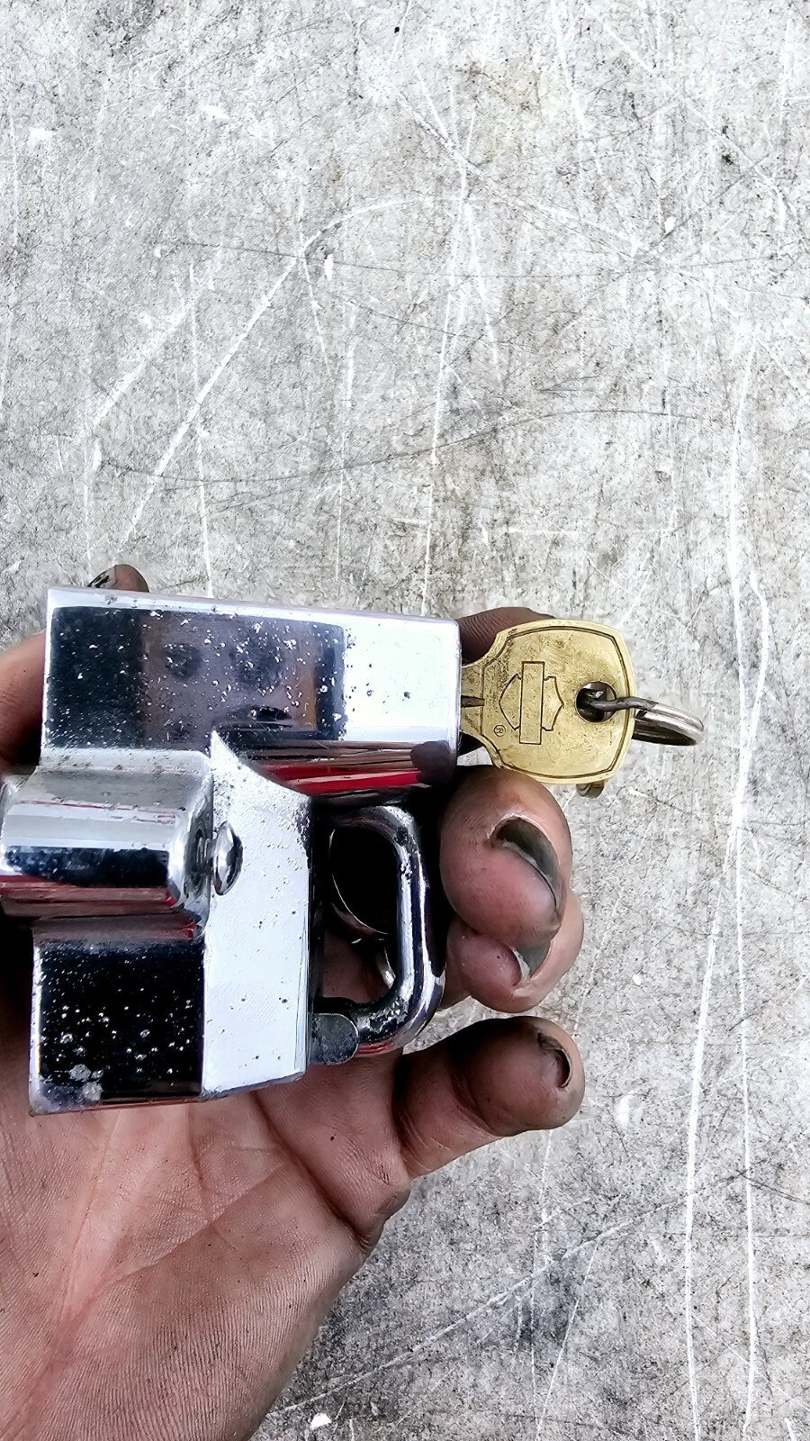 1998 HARLEY FLH ROADKING Universal Helmet Lock Chrome With Key