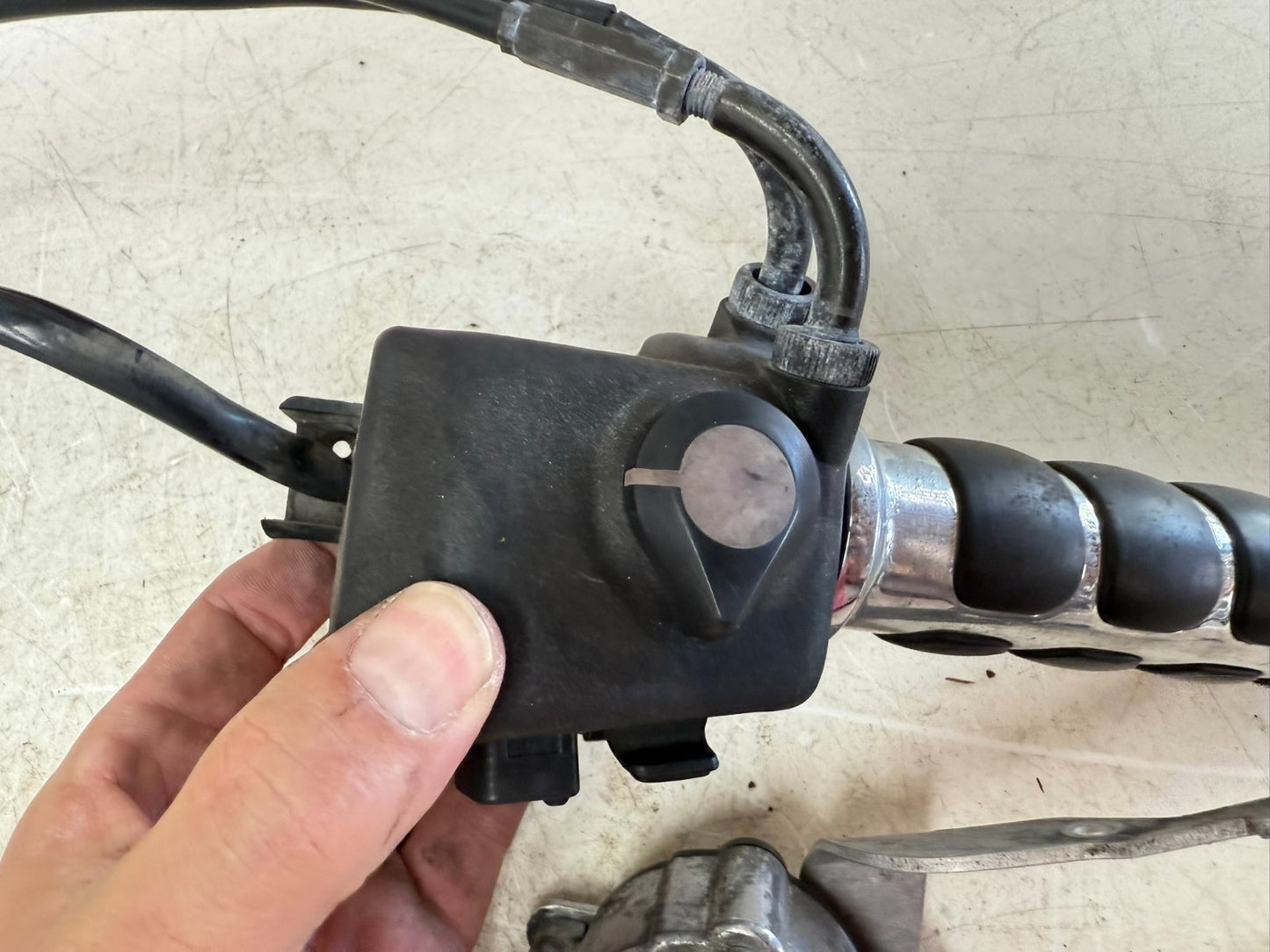 2002 Honda Goldwing GL1800 Right Throttle Handlebar Cruise Reverse Start Switch