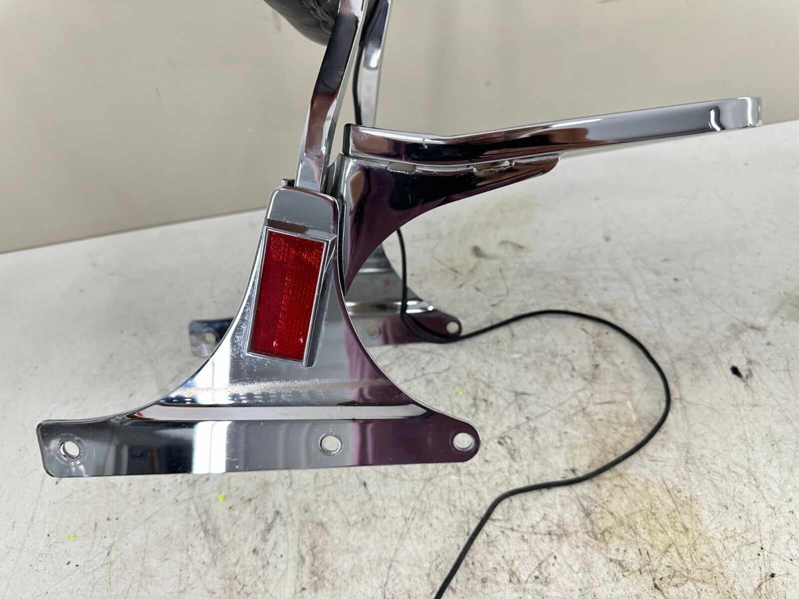 2003 HARLEY DAVIDSON SOFTAIL Passenger Backrest Sissy Bar w/ Pad & Luggage Rack